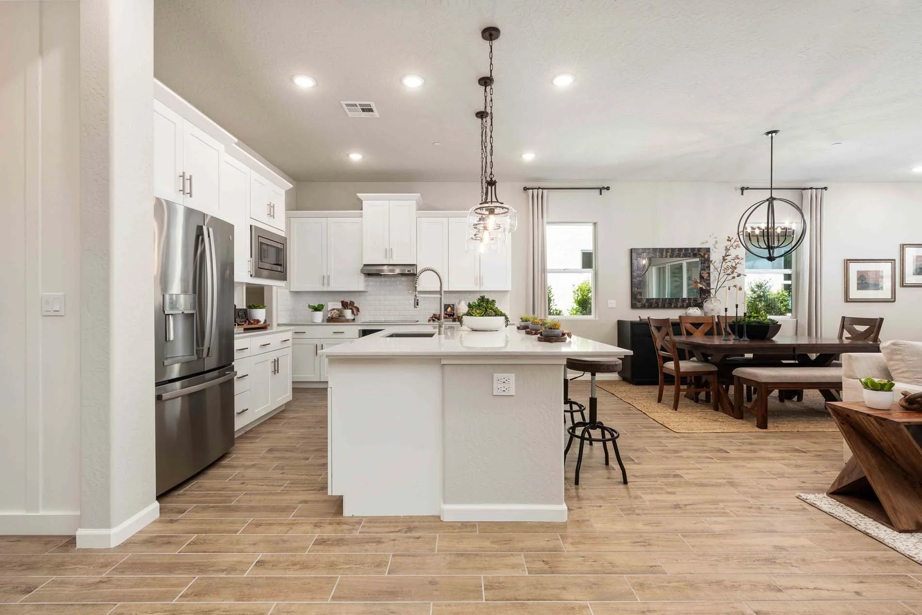 Regent Park 2162 - 16 Kitch Dining.jpg