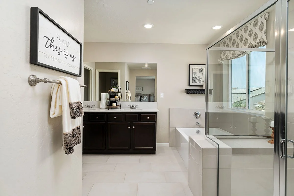 Citrea Fresno 2710 - 18 Owner Bath.jpg