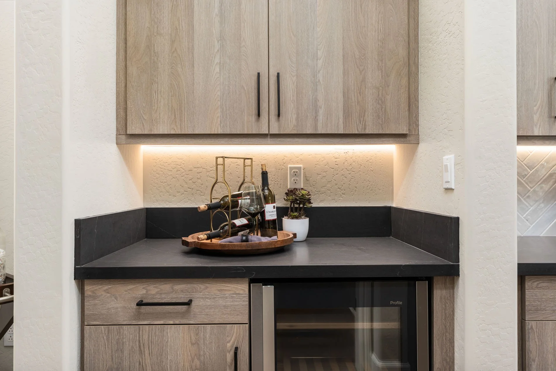 Butler’s Pantry & Refrigerator
(In 2788 & 3125 Residences)