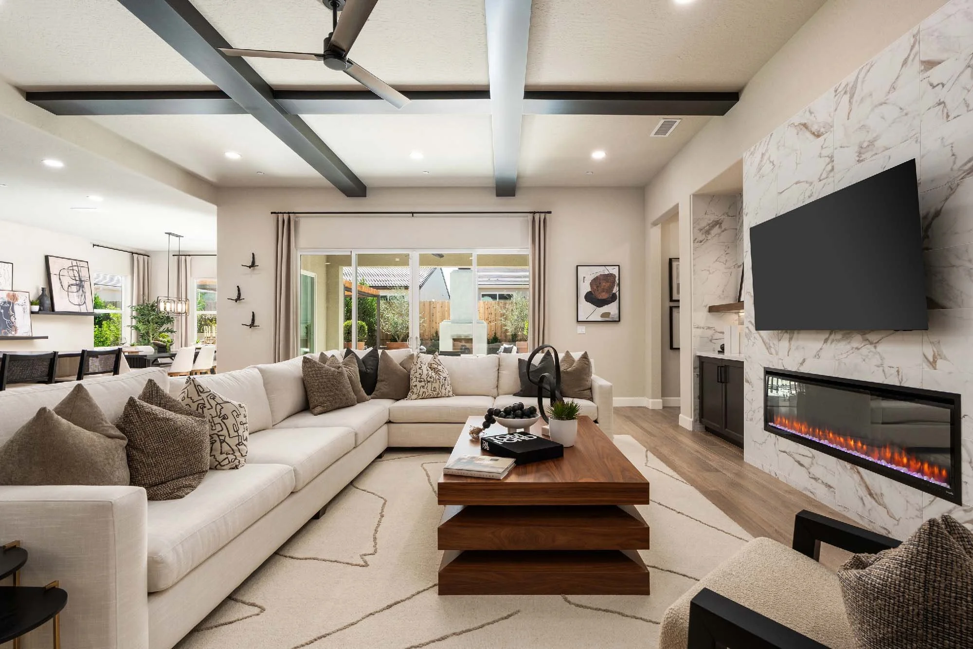 Windsor 3125 - 23 Living r1.jpg