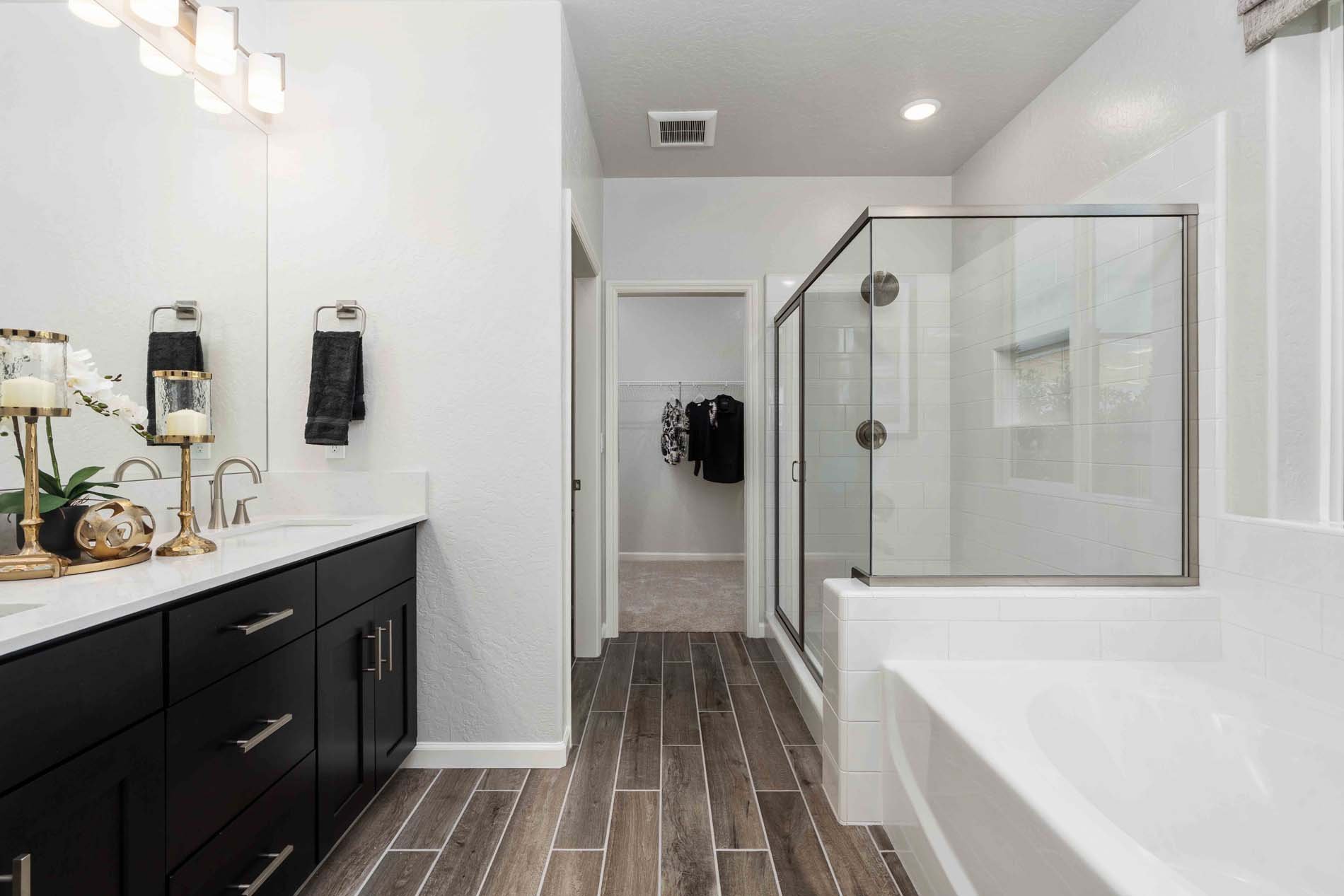 Regent Park 3056 - 34 Primary Bath.jpg