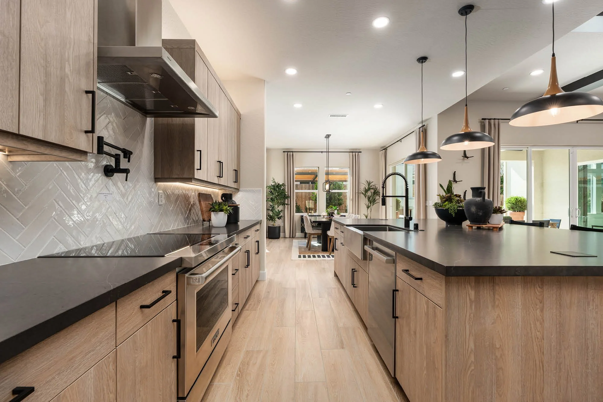 Windsor 3125 - 15 Kitchen.jpg