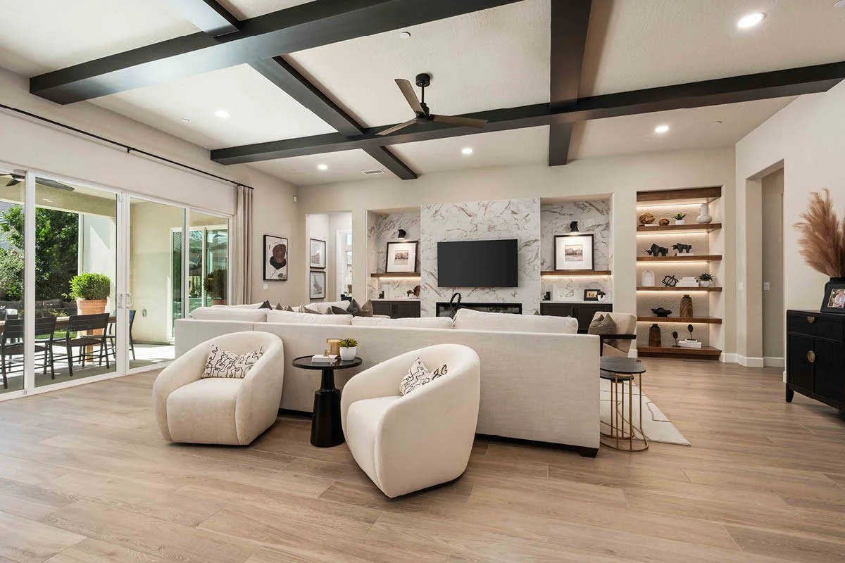 Windsor Clovis Models Preview 3125 - 3 Living.jpg