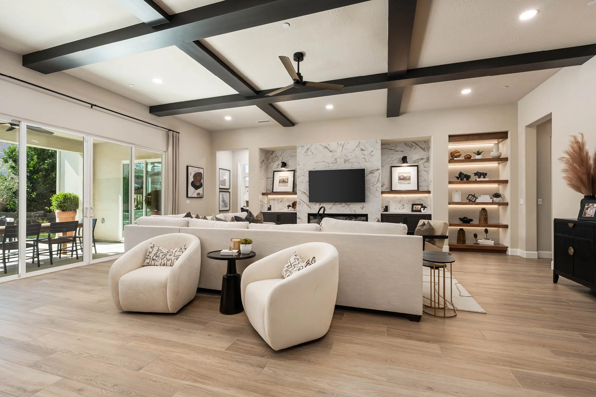 Windsor 3125 - 20 Living.jpg