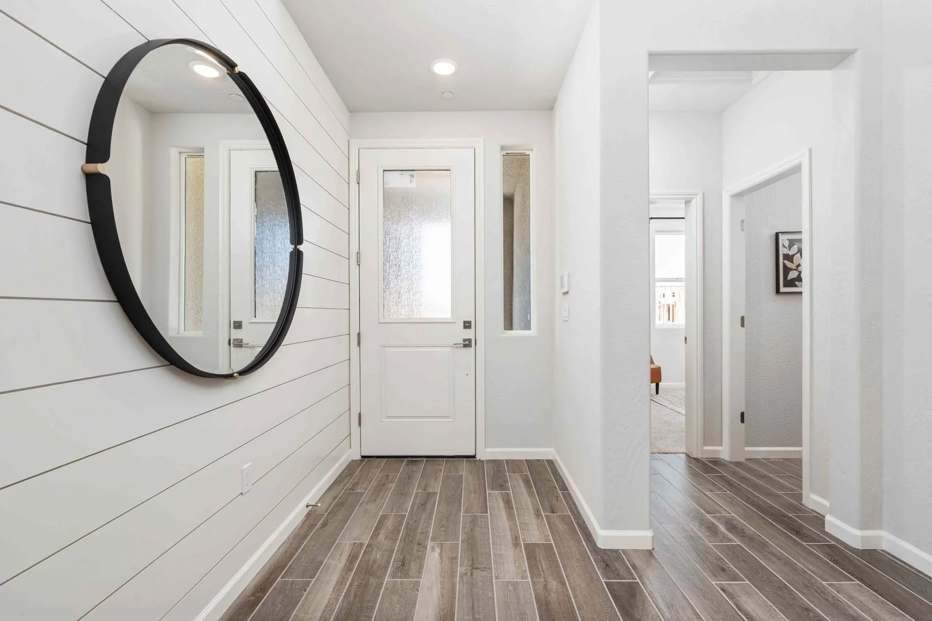 Regent Park 3056 - 8 Entry.jpg