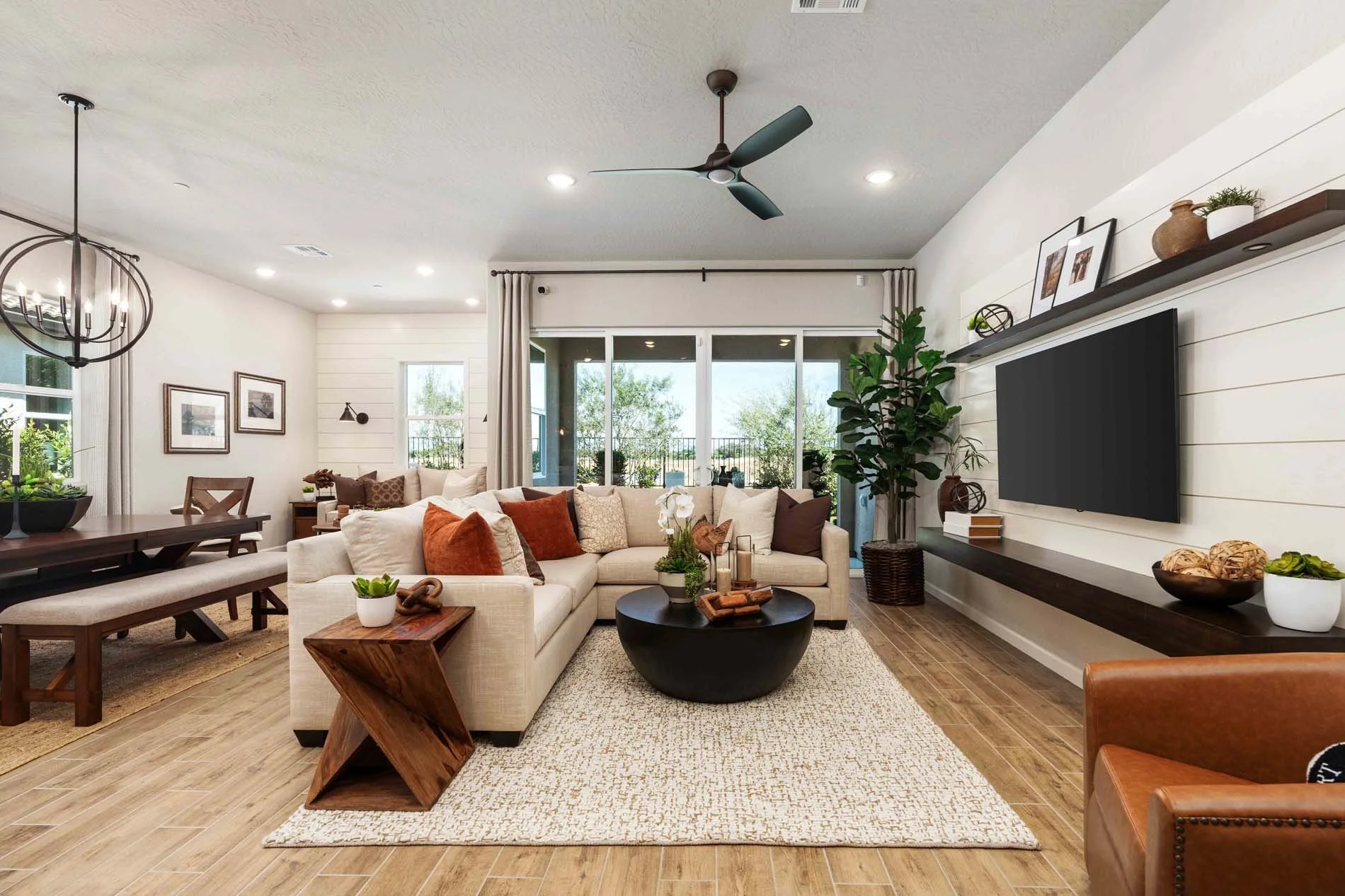 Regent Park 2162 - 22 Living Dining.jpg