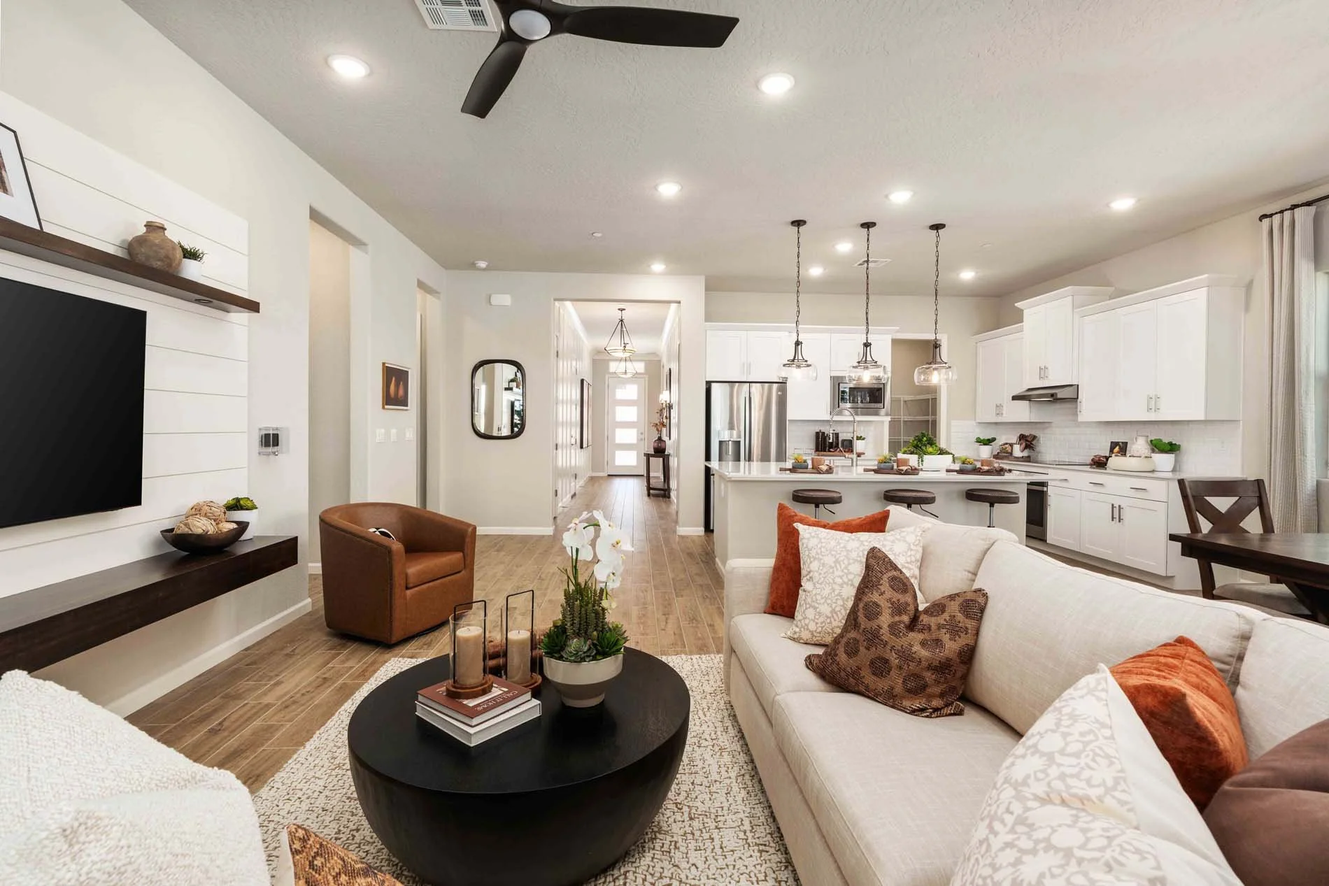 Regent Park 2162 - 26 Great Room.jpg
