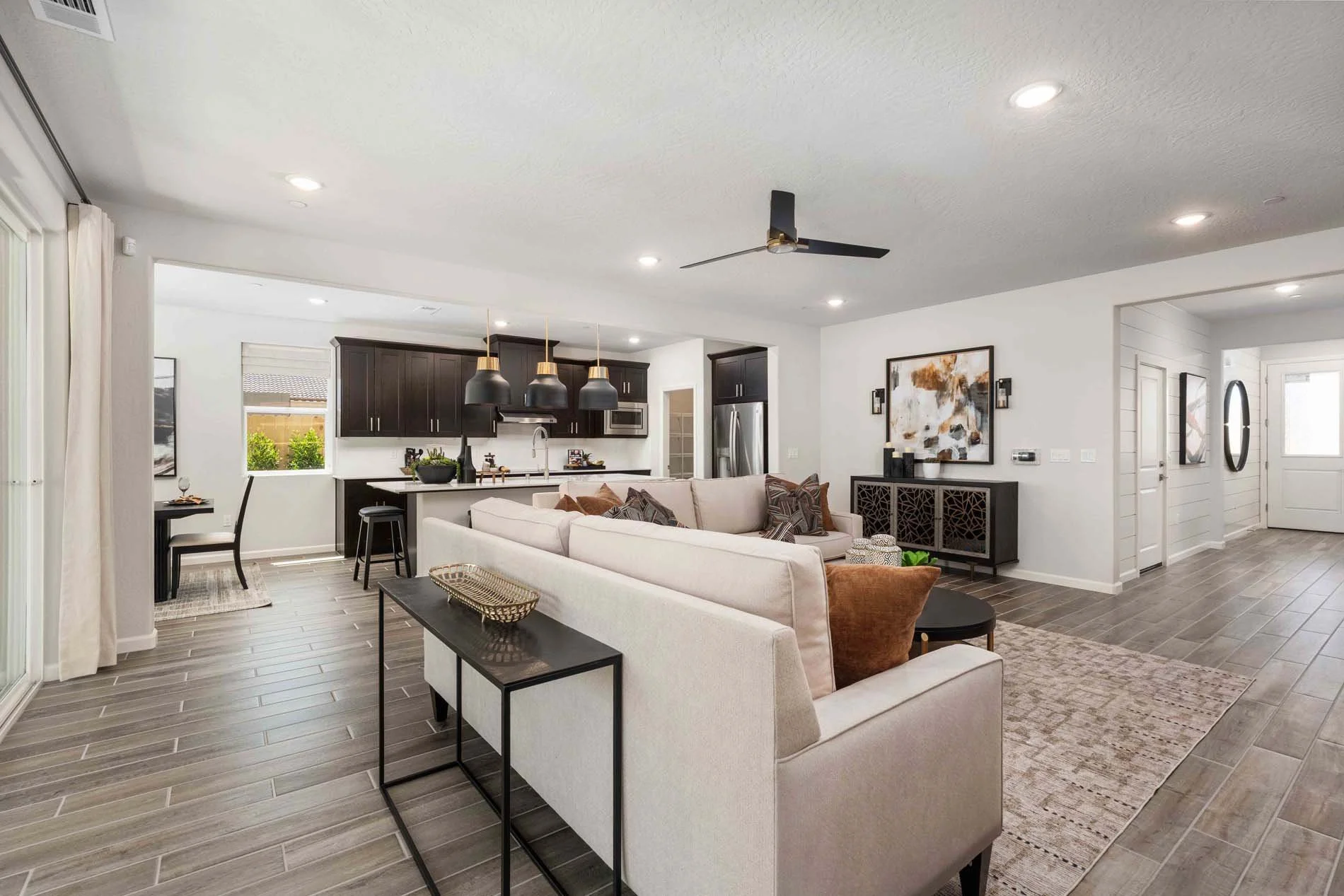 Regent Park 3056 - 15 Great Room.jpg