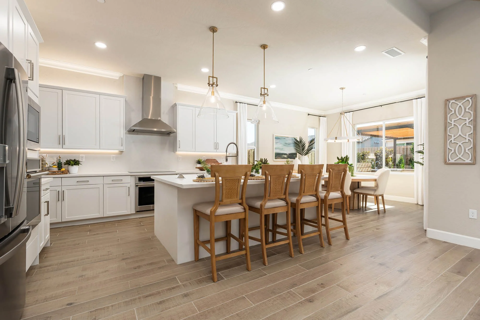 Windsor 2369 - 8 Kitchen.jpg