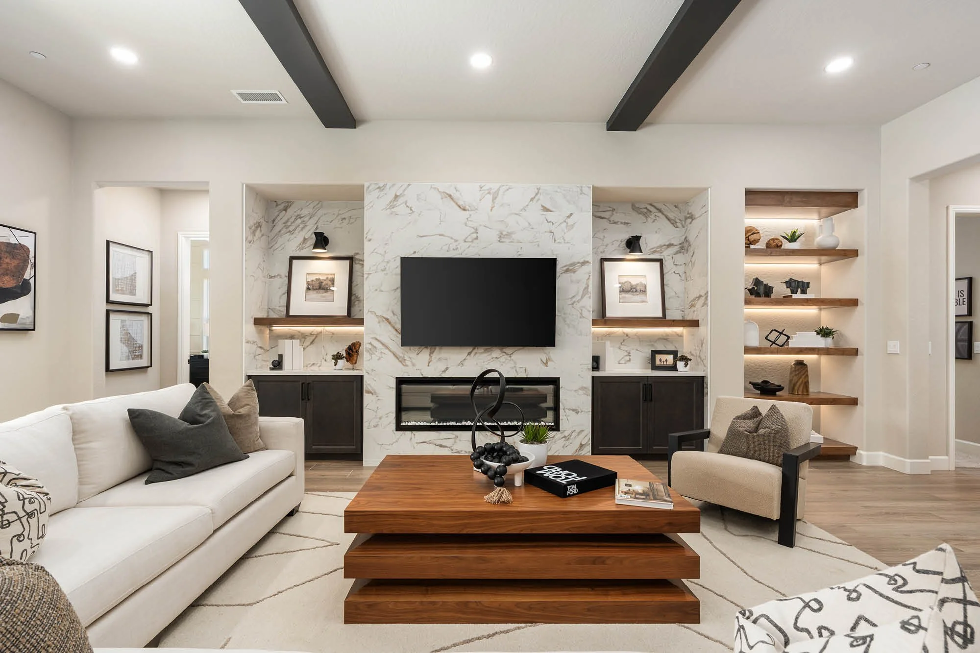 Windsor 3125 - 22 Living.jpg