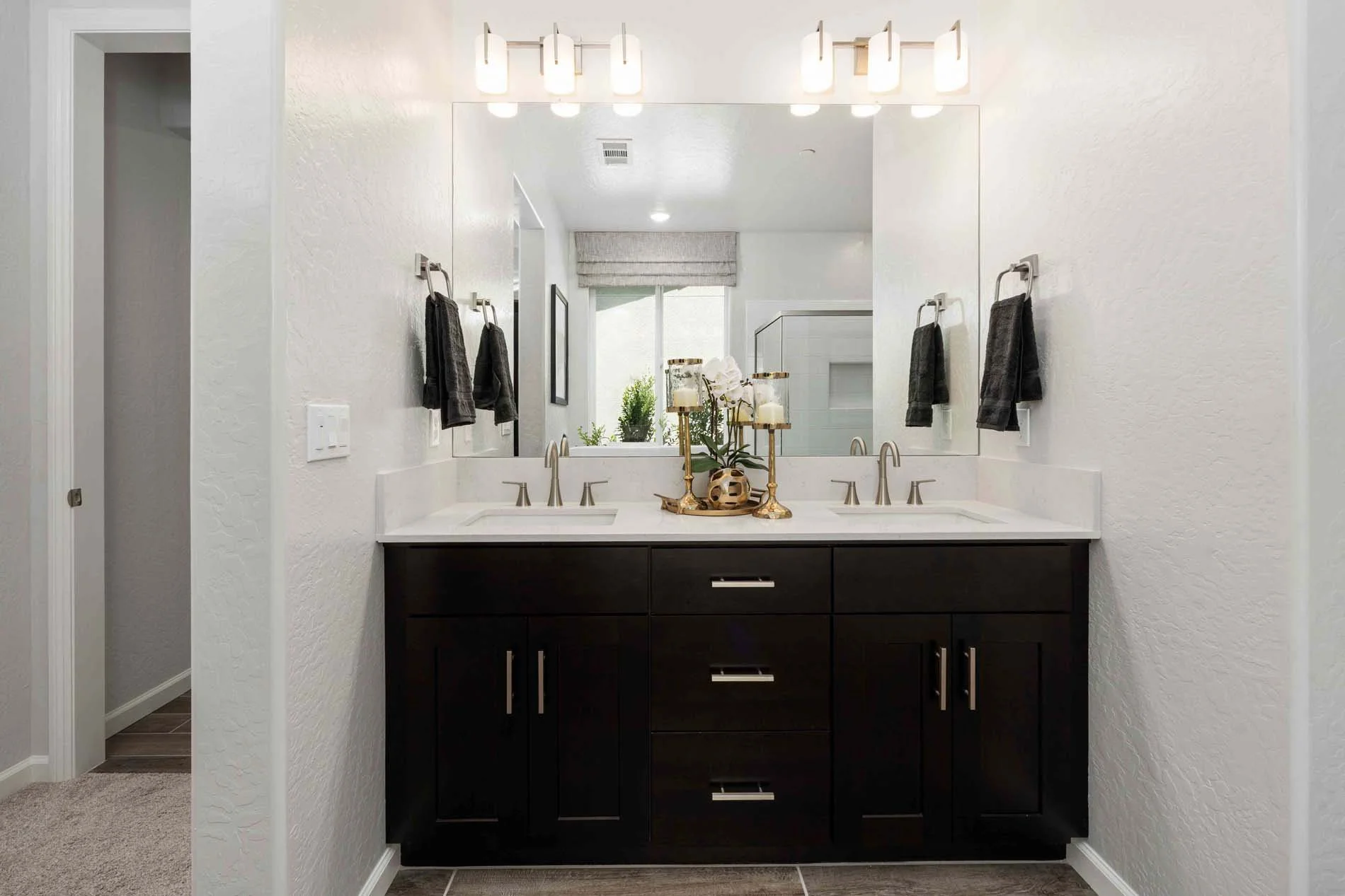 Regent Park 3056 - 38 Bath.jpg