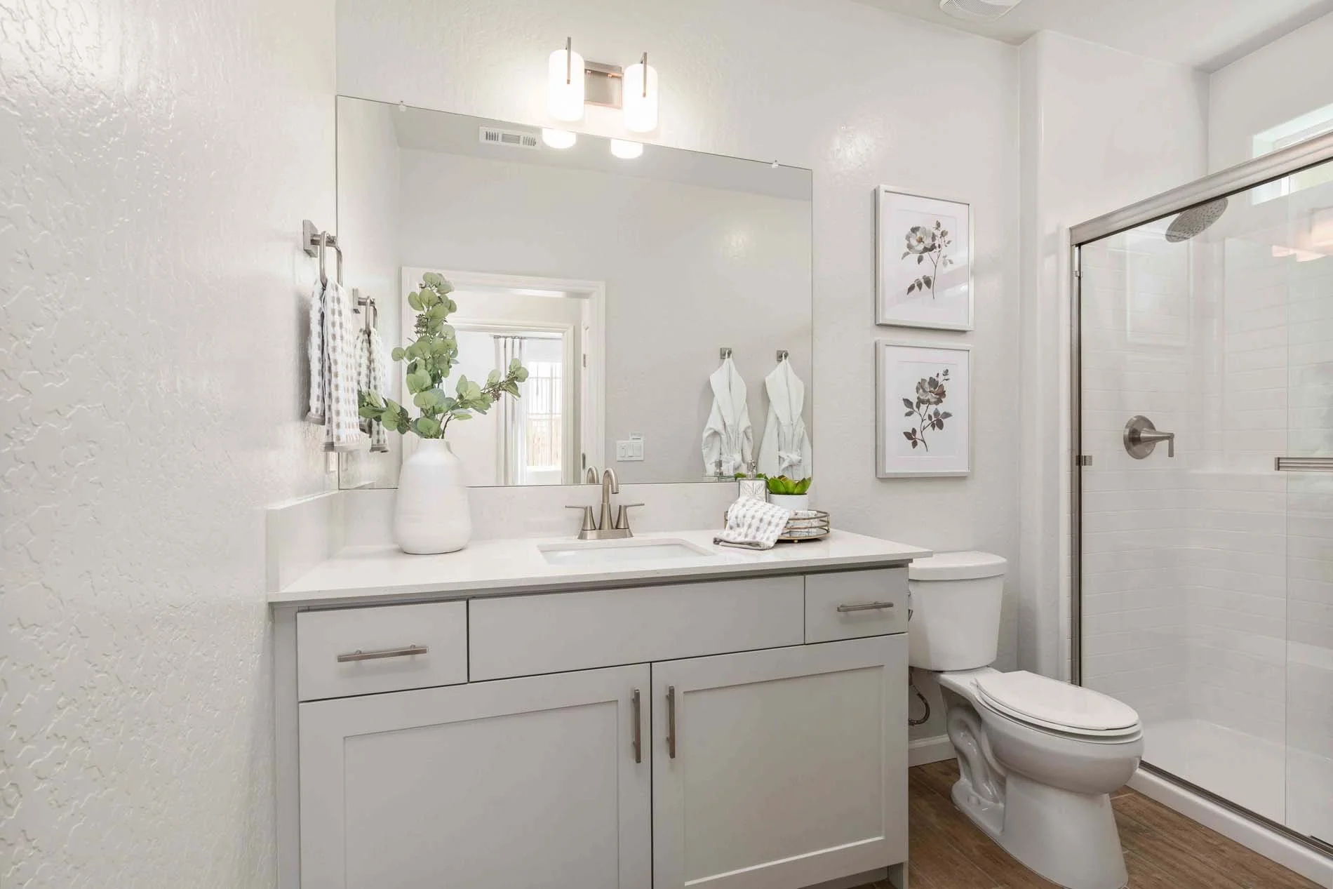Regent Park 2568 - 48 Bath 3 Down.jpg