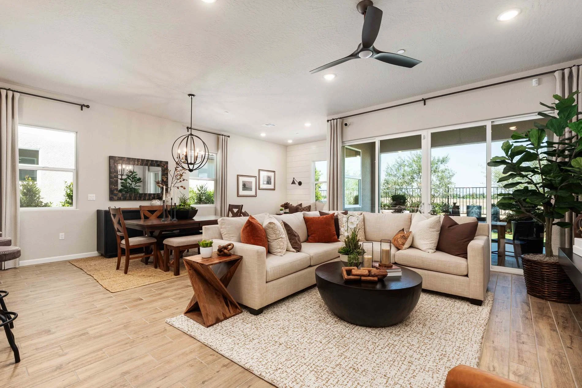 Regent Park 2162 - 21 Living Dining.jpg