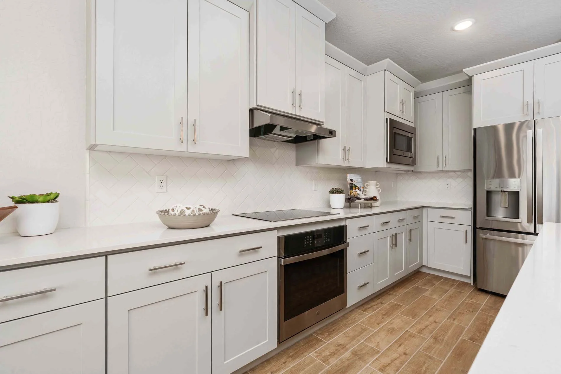 Regent Park 2568 - 16 Kitch Stove.jpg