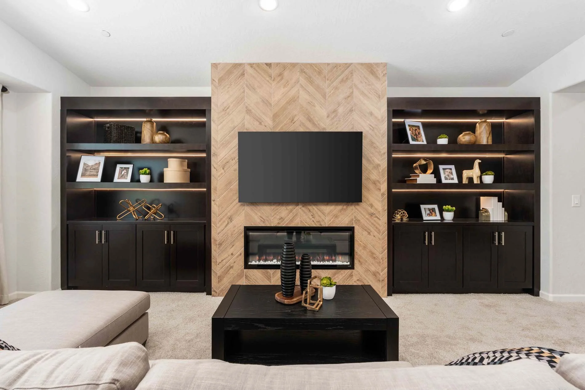 Regent Park 3056 - 29 Bonus Media.jpg