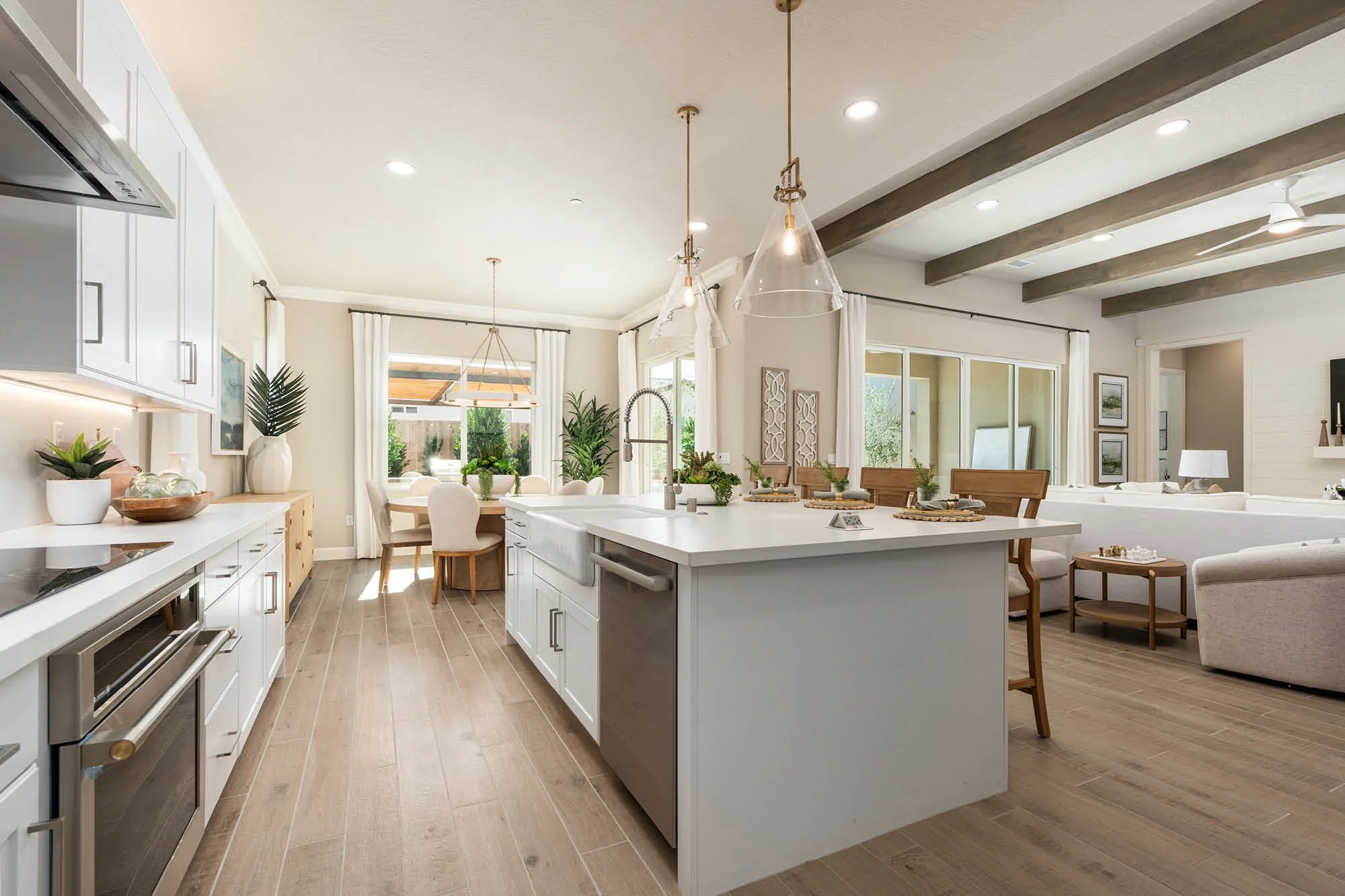 Windsor 2369 - 12 Kitchen Dining.jpg