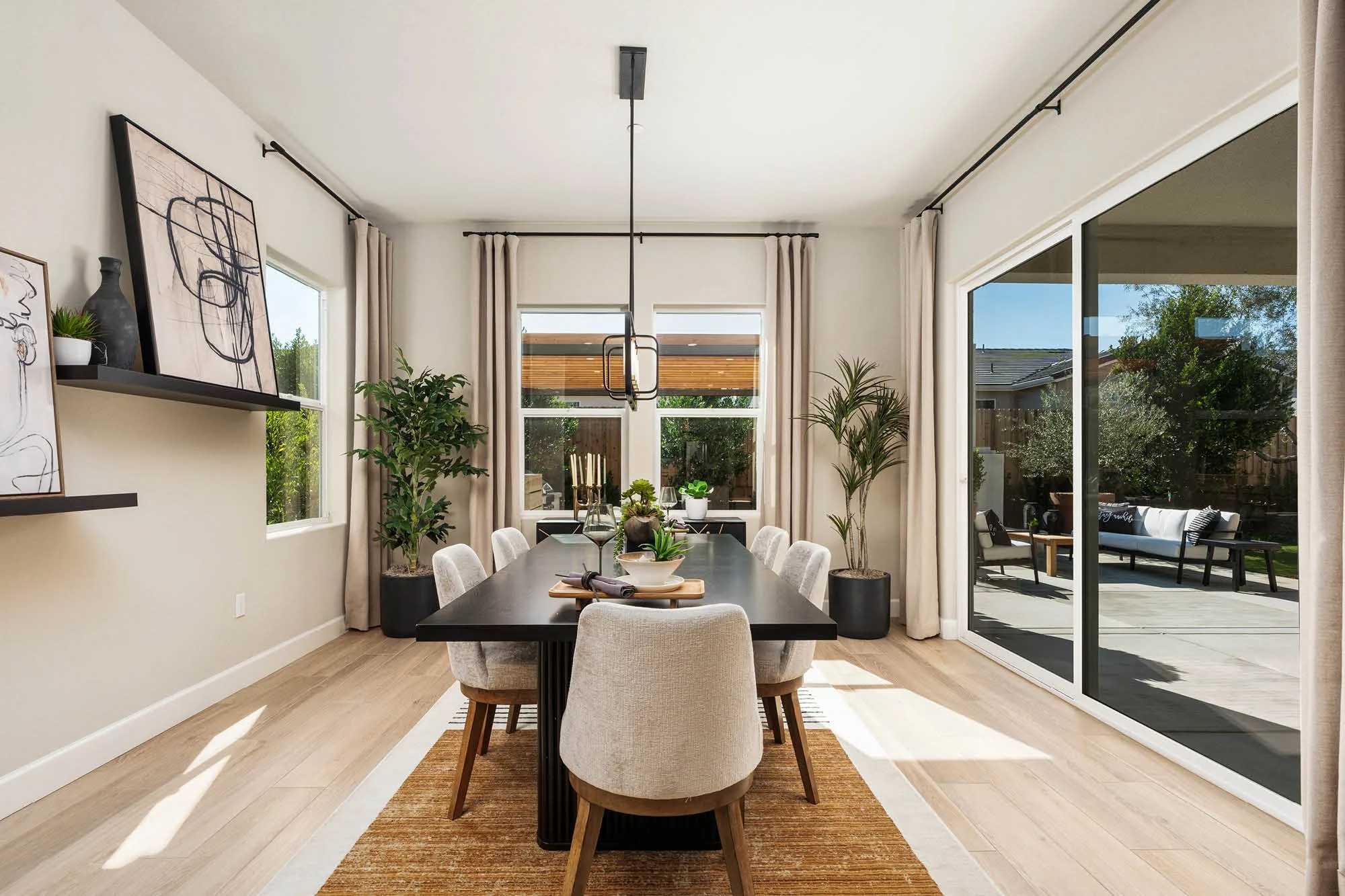 Windsor 3125 - 18 Dining.jpg