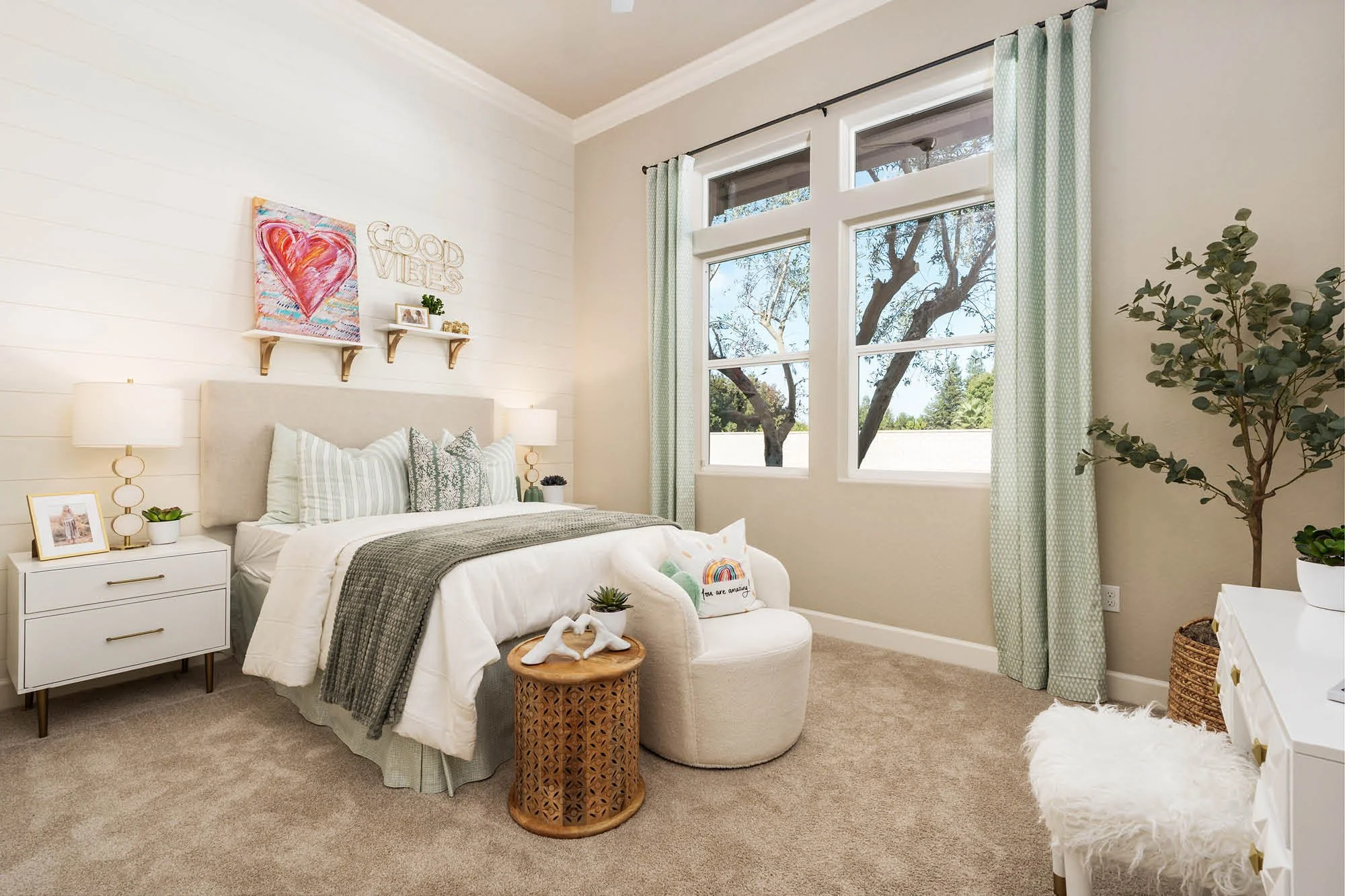 Windsor 2369 - 26 Bdrm Heart.jpg