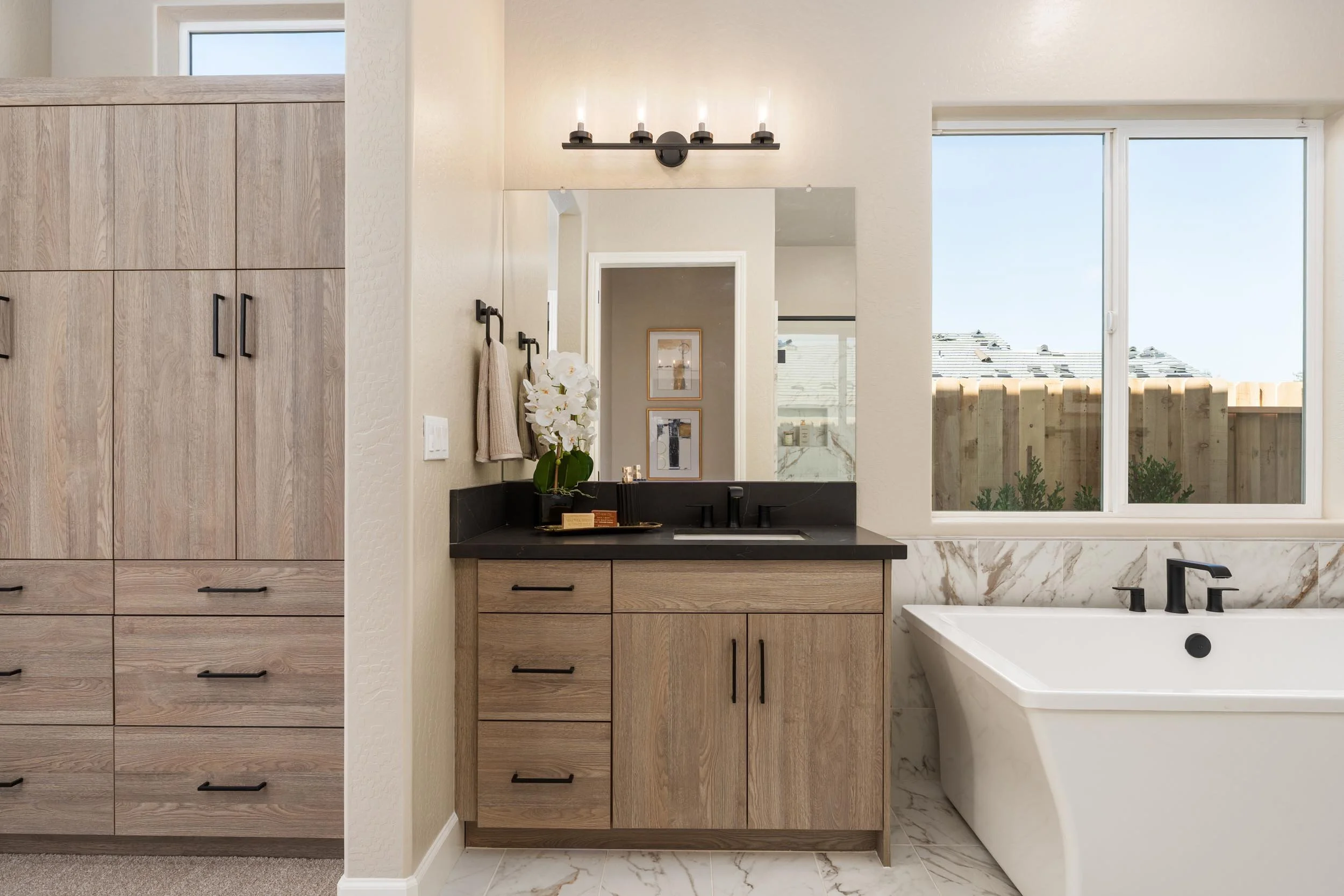 Windsor 3125 Detail Primary Bath 4 banner.jpg