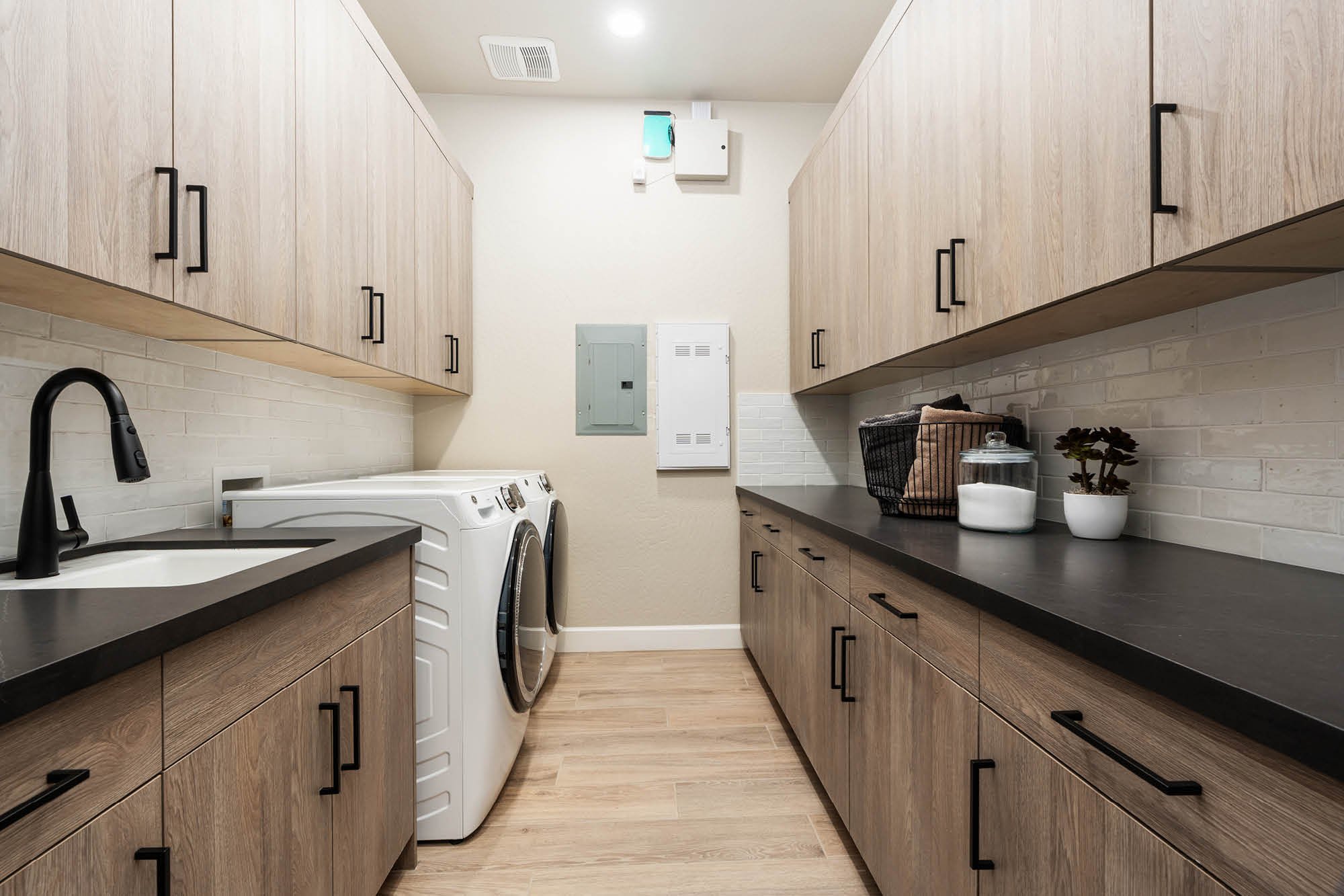 Windsor 3125 - 24 Laundry.jpg