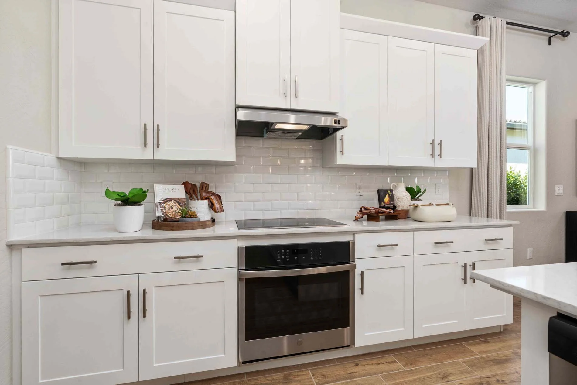 Regent Park 2162 - 14 Kitch Oven.jpg