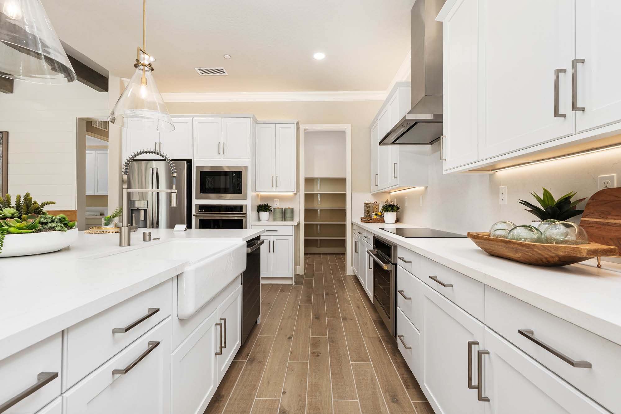 Windsor 2369 - 11 Kitchen.jpg