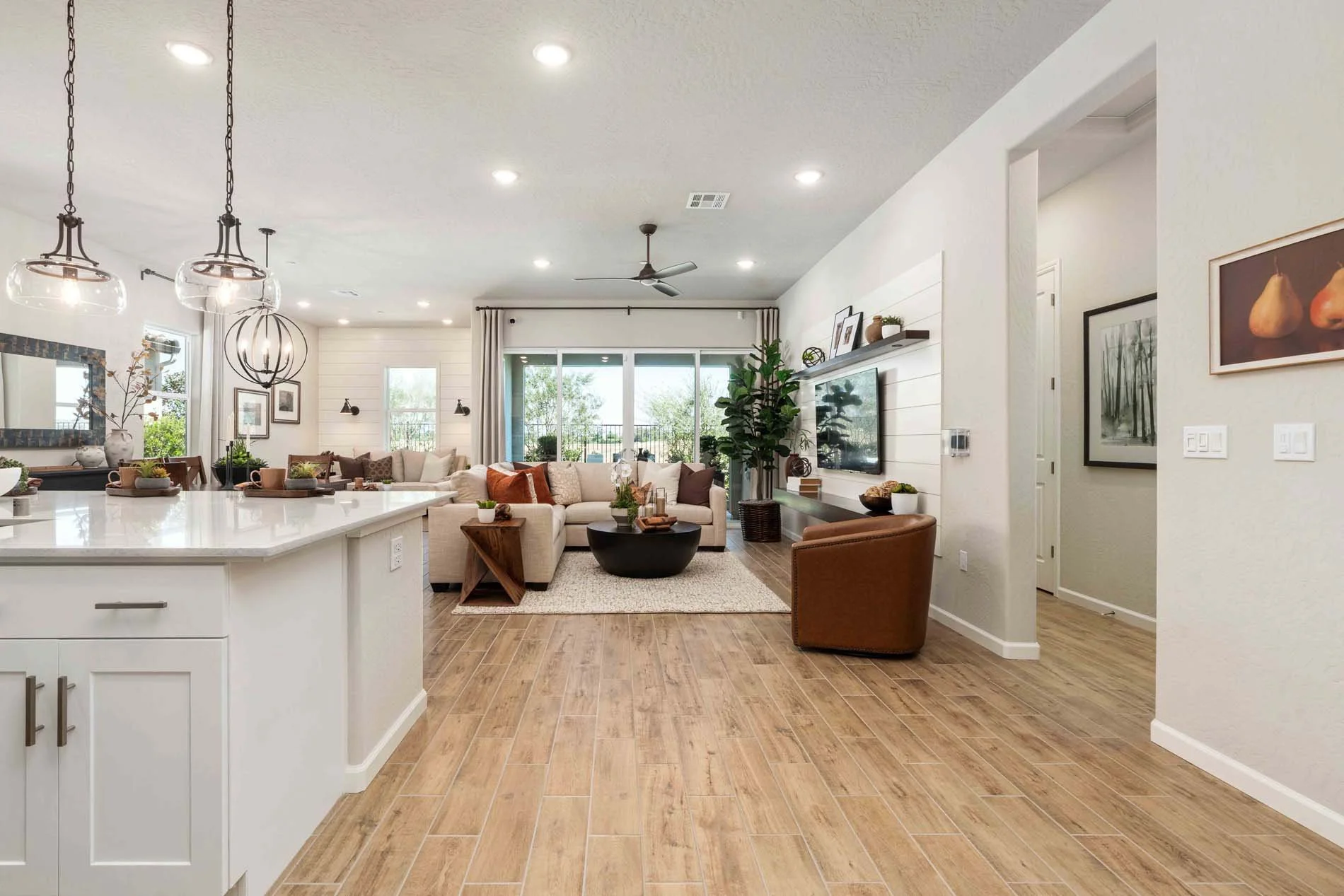 Regent Park 2162 - 20 Living.jpg