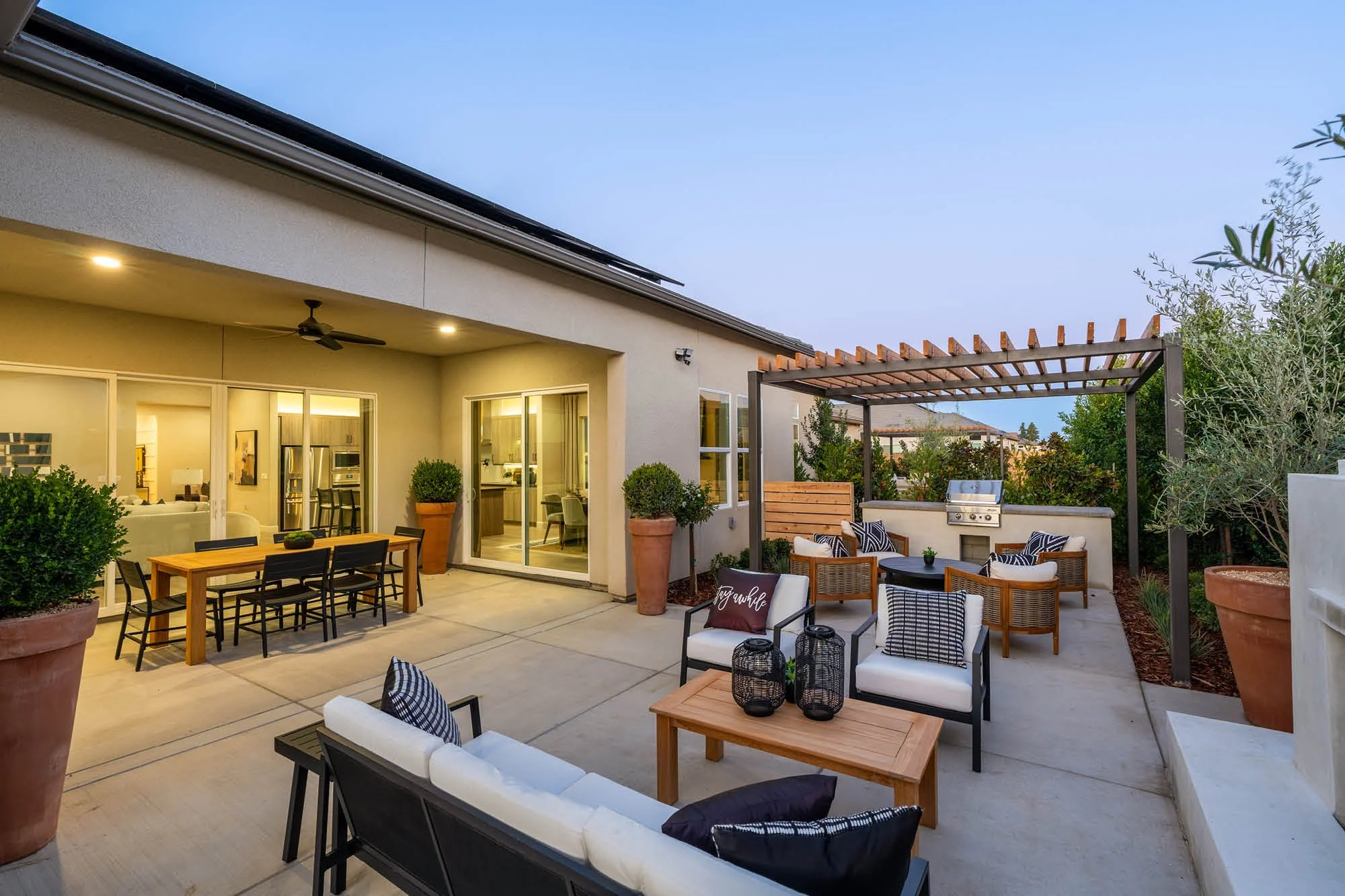 Windsor 3125 - 15 Rear Dusk.jpg