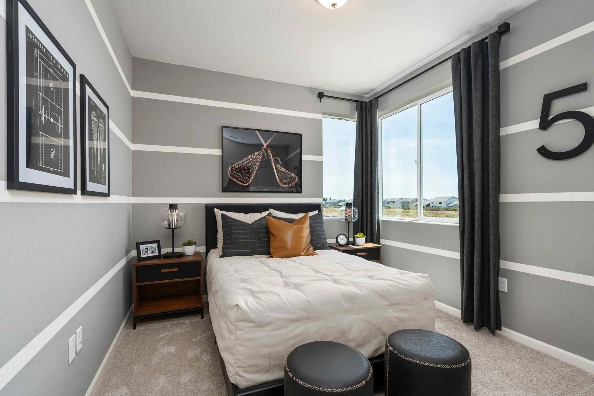 Regent Park 3056 - 44 Bdrm 3.jpg