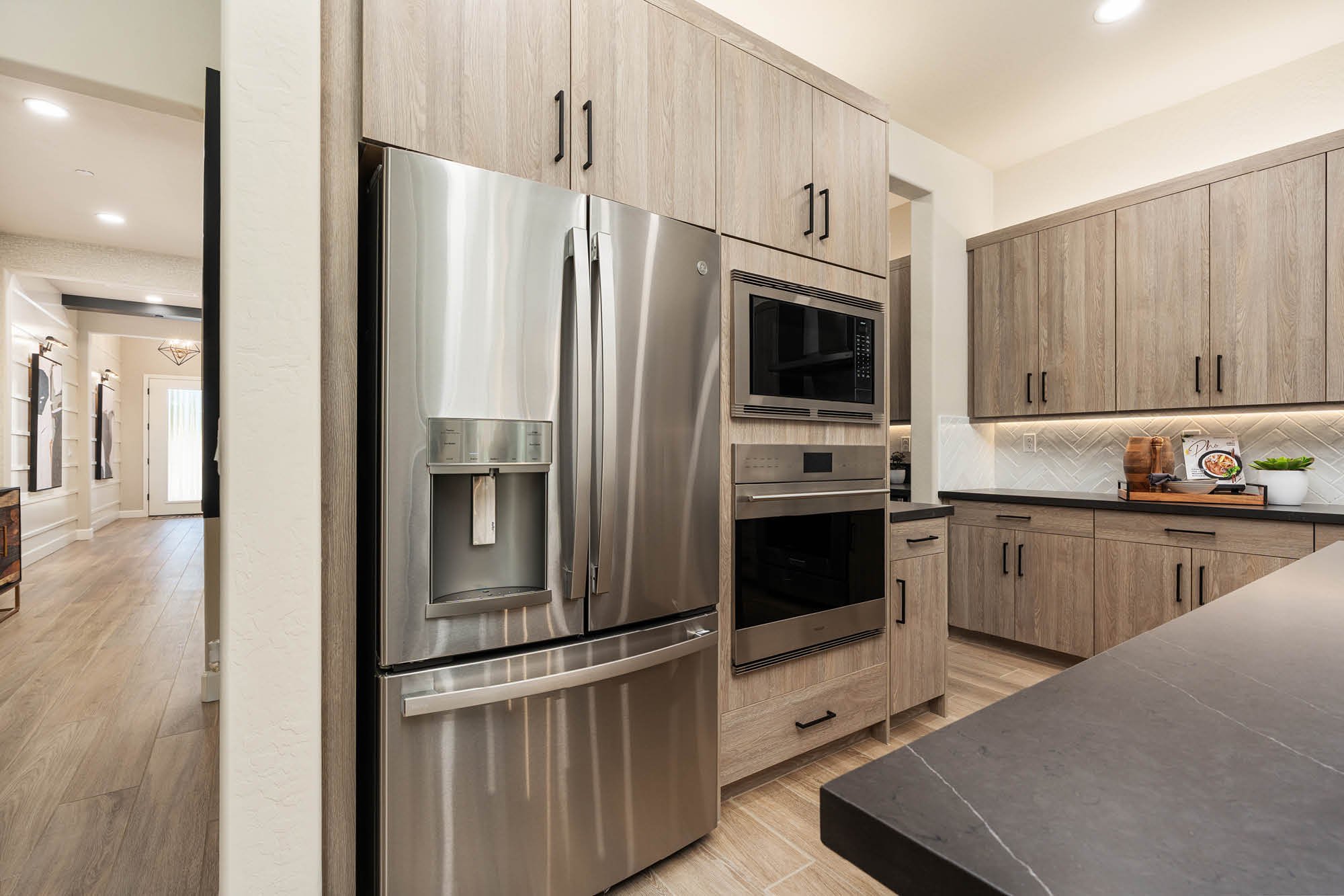 Windsor 3125 - 14 Kitchen.jpg