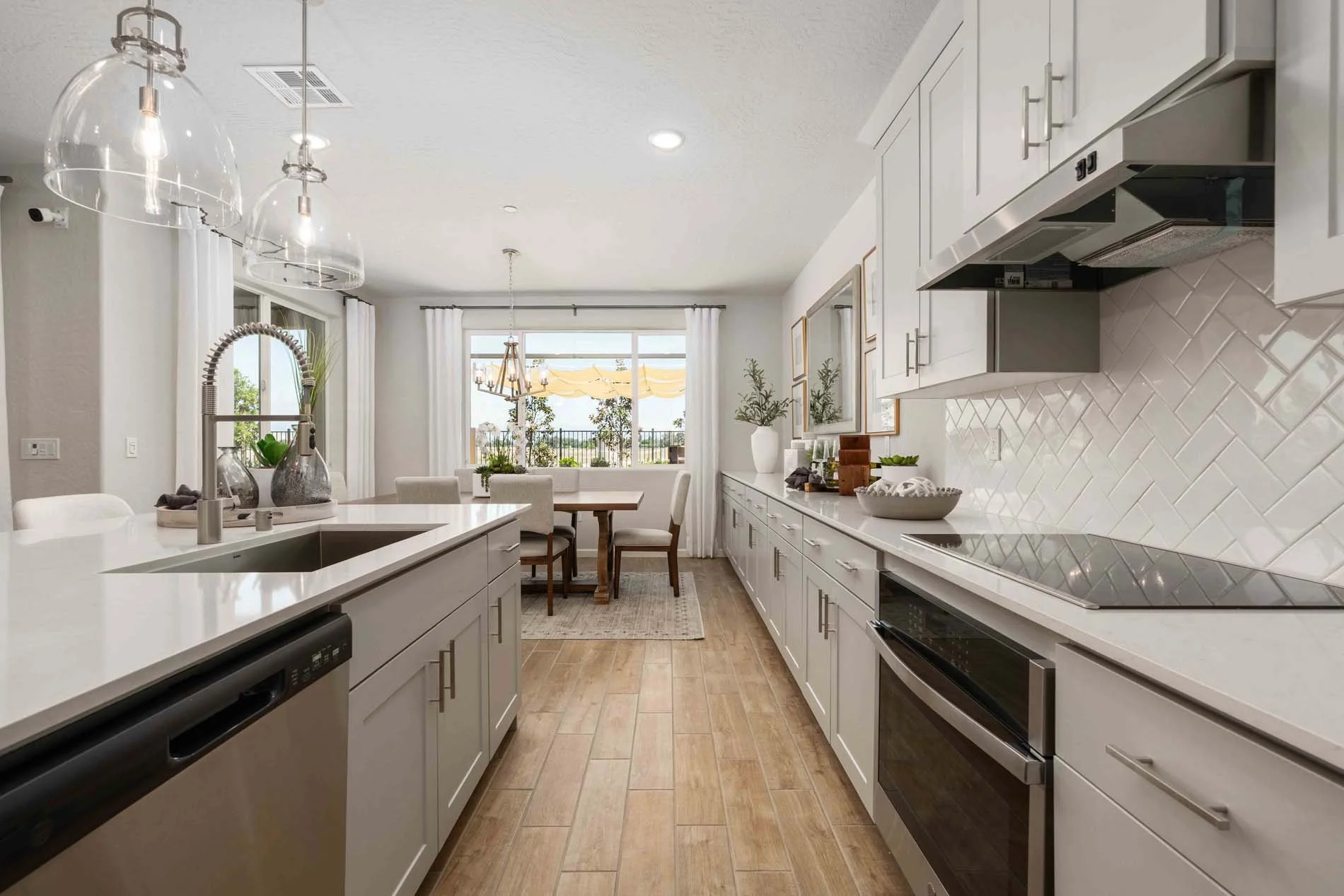 Regent Park 2568 - 17 Kitch Sink.jpg