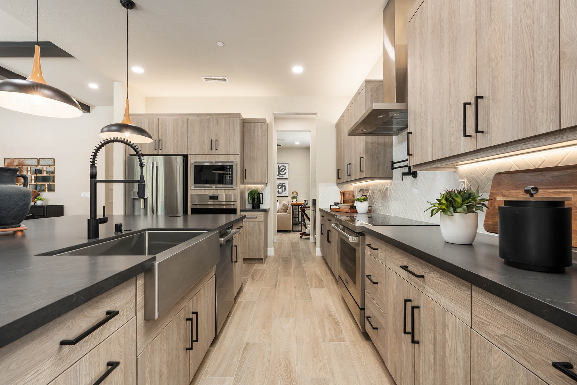 Windsor 3125 - 13 Kitchen.jpg