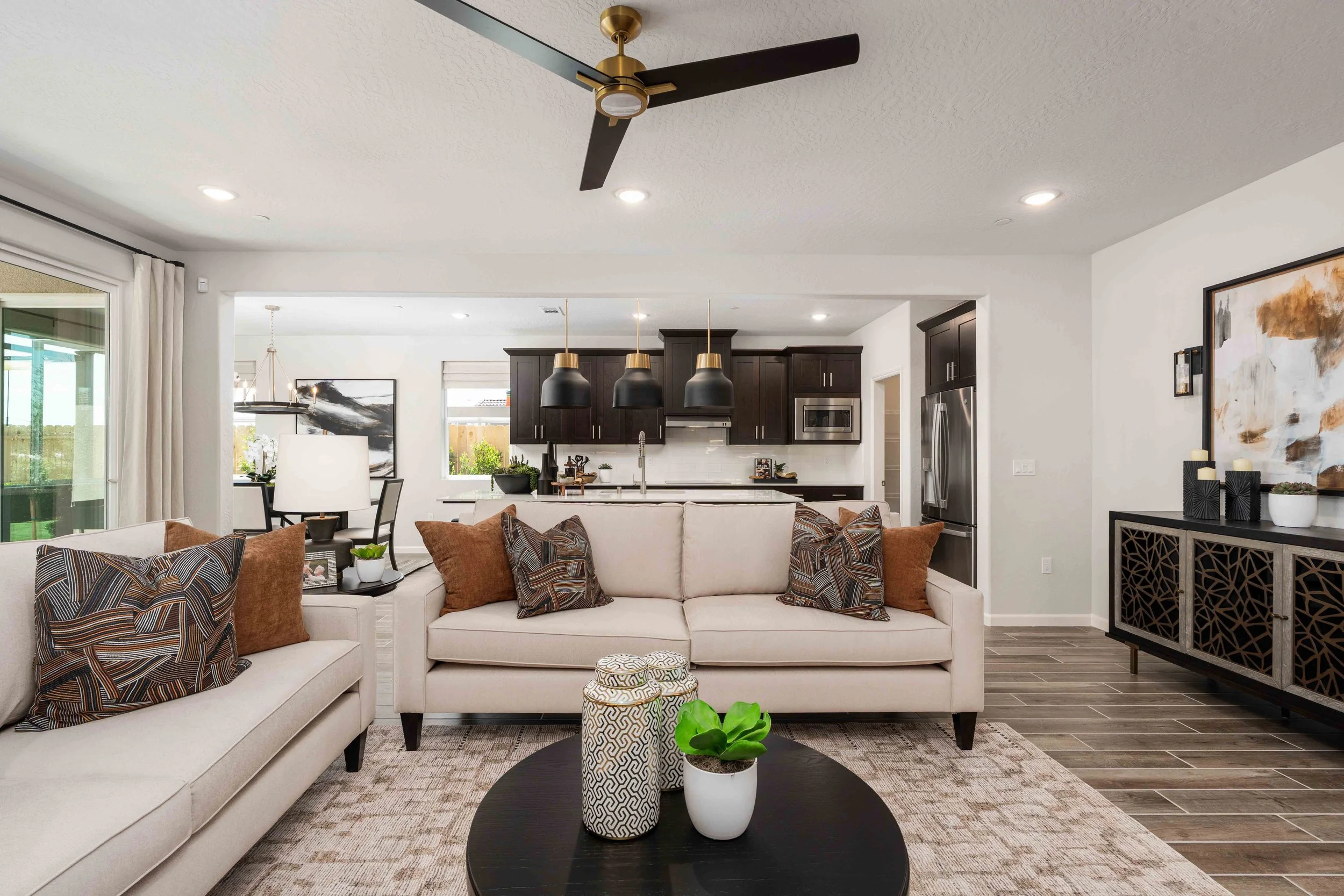 Regent Park 3056 -  19 Great Room.jpg