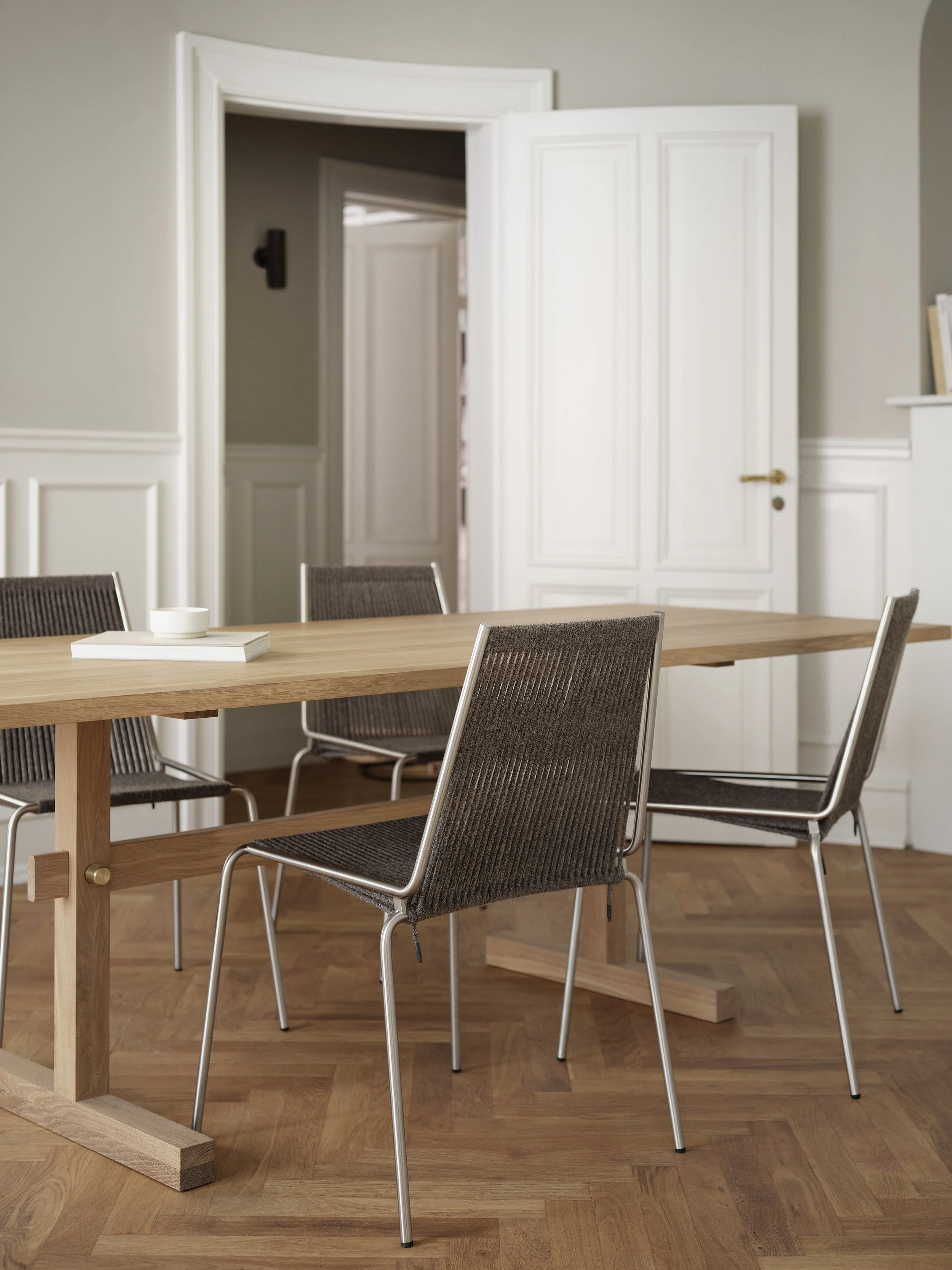 D203_Dining_chair_steel_base_black_flag_halyard_front_Thorup Copenhagen_.jpg