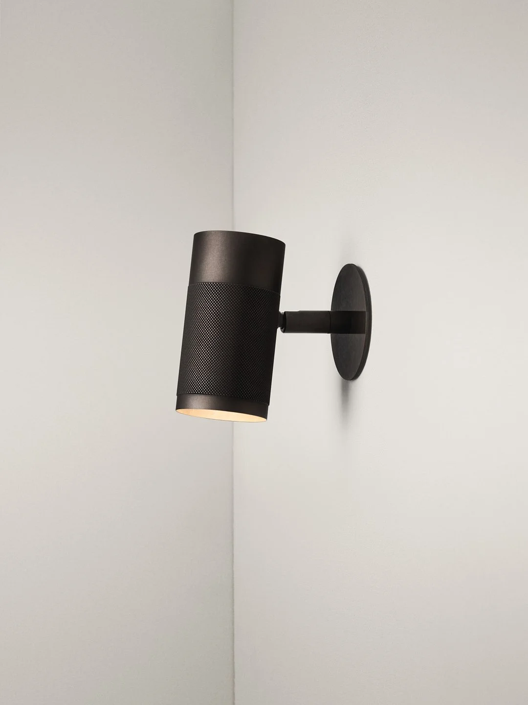 RWS1144_Patrone Recessed Wall Lamp_Thorup Cph_Packshot_Browned Brass_BG_Low Res.jpg