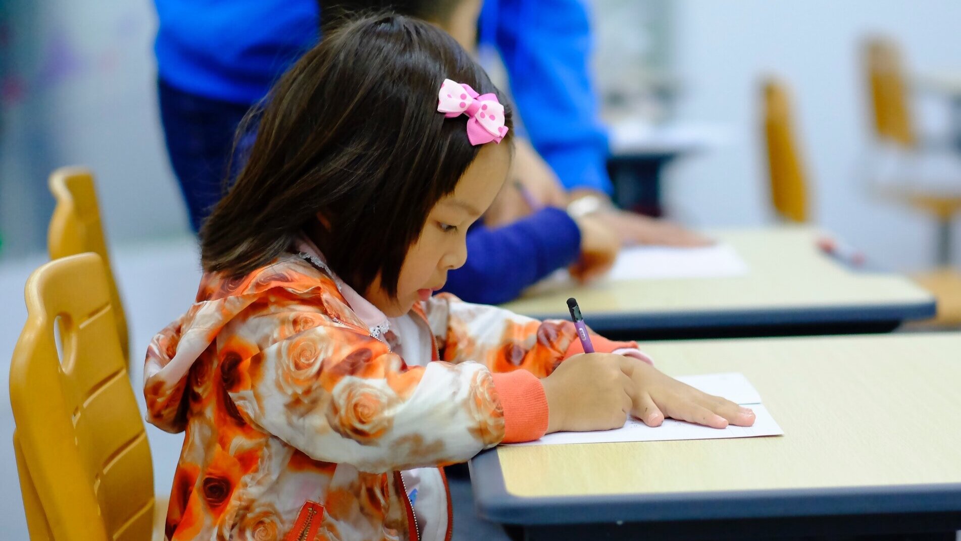 Autism_child_in_classroom.jpg