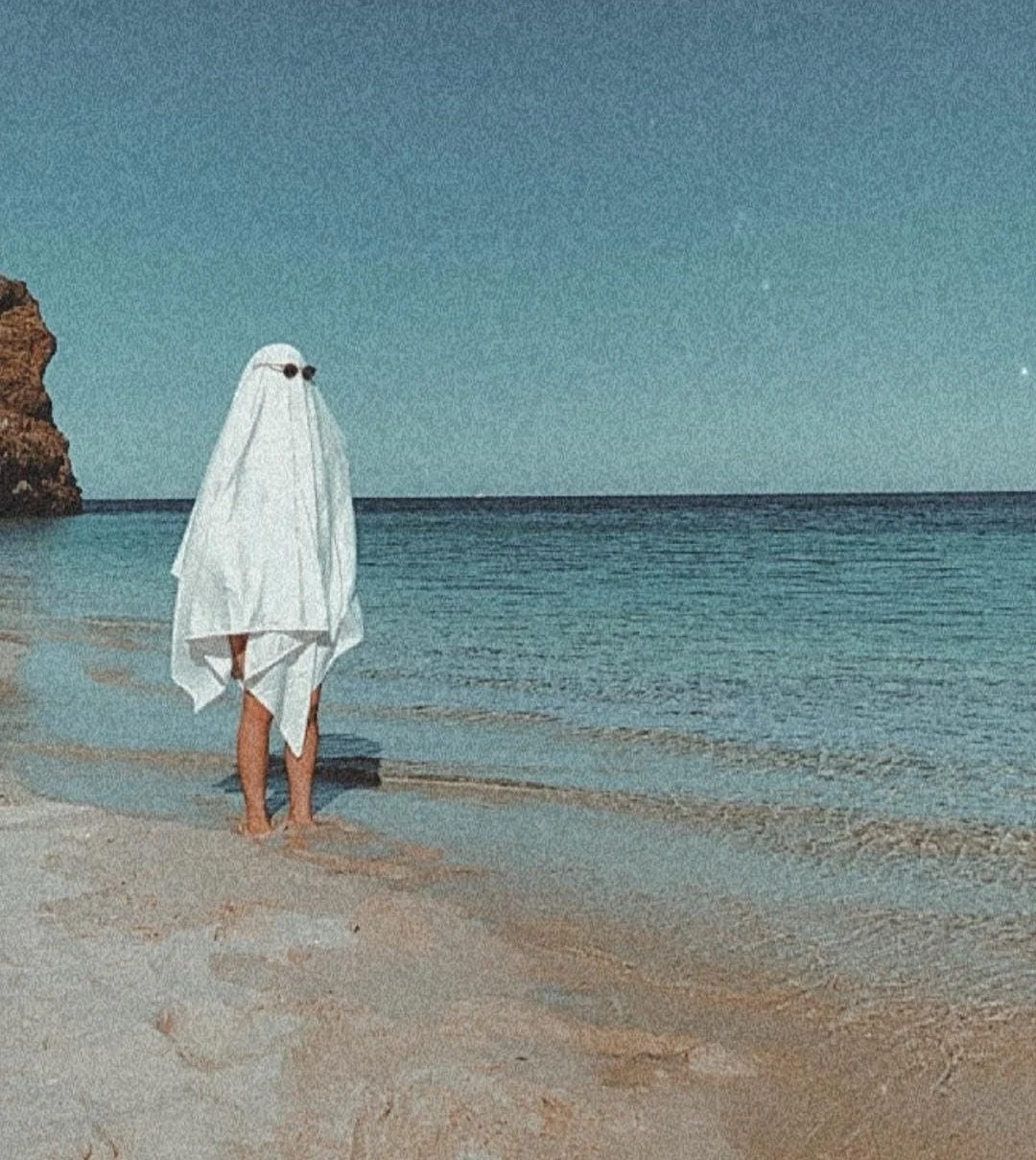 HAPPY HALLOWEEN!!🌞👻🌴🦩