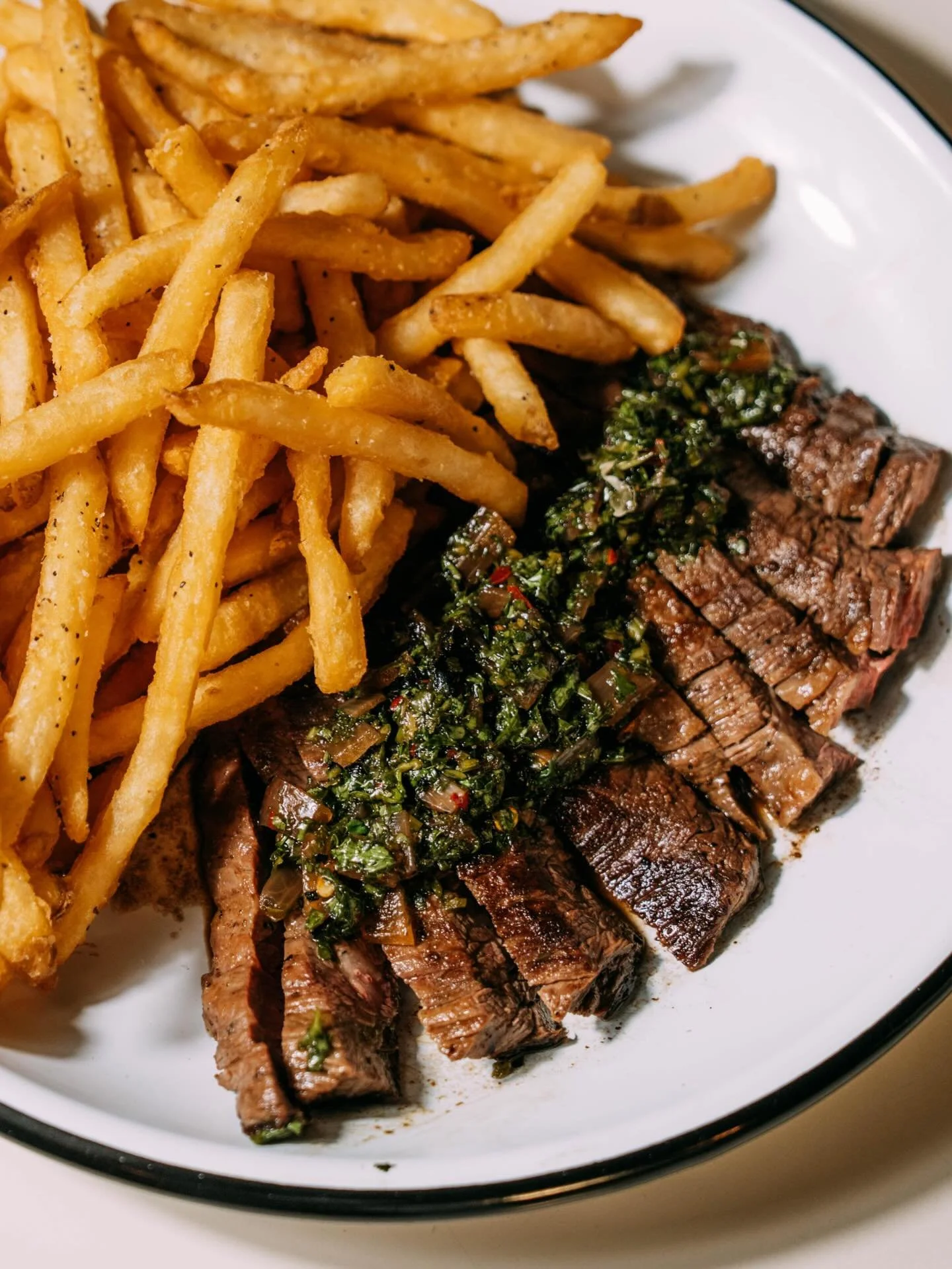 Steak and crispy frites, fireside pours, flaky snapper, and the best vibes on the Gulf🍷🐠🌊