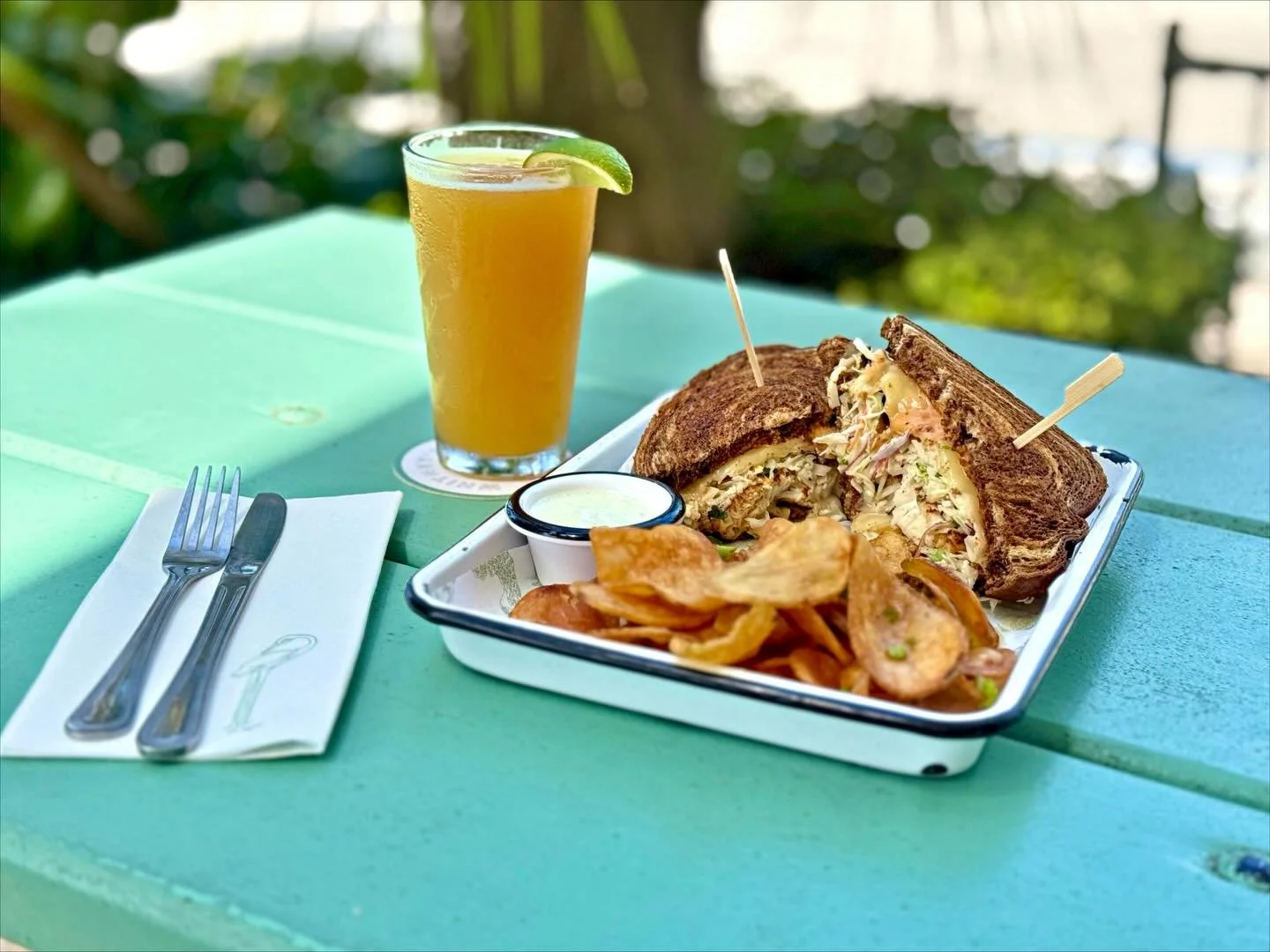 A little Florida twist on a Reuben for St. Patrick&rsquo;s Day 🍀🦩The Grouper Reuben with blackened or grilled grouper on marble rye, Swiss cheese, Louie dressing, and Floridian coleslaw. Served with homemade garlic potato chips and jalape&ntilde;o 