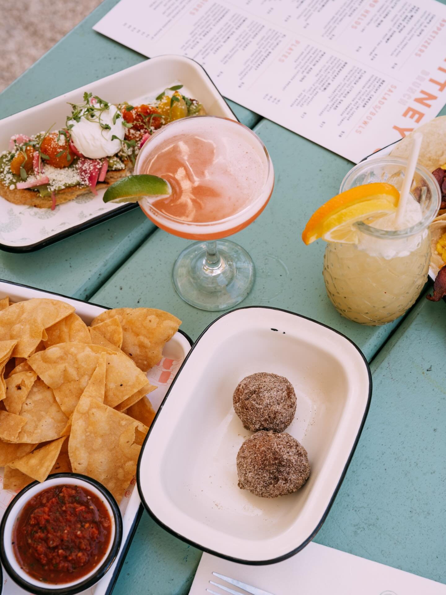 Brunch o&rsquo;clock is the best time of day 🍳 Join us for live music today Chad Tallman 12pm-3pm, Raquel Santana 6pm-9pm