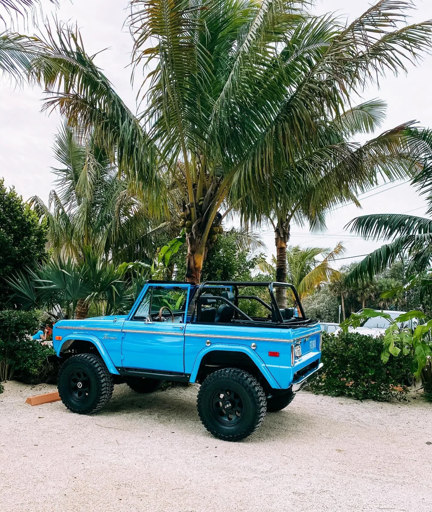 How to end a weekend on the right note. 🍰🌺🌴