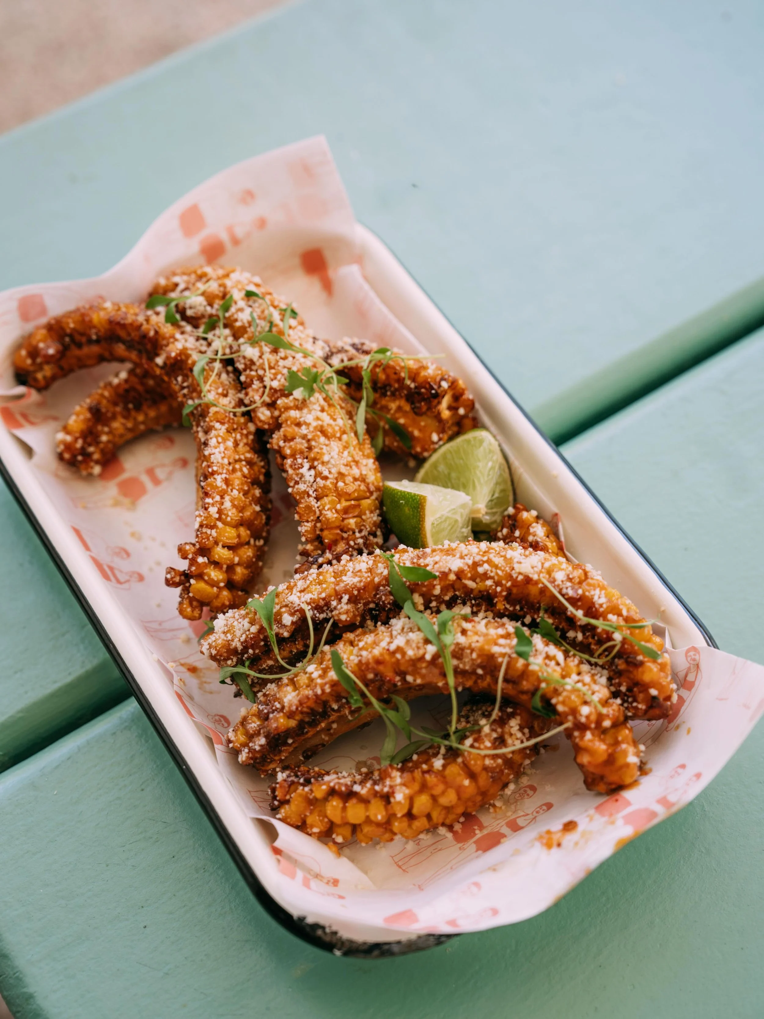 Apps, dinner, drinks, live music and the only place to be on Longboat Key. 🐠🌺🍍🦜🌴🌀

See you tonight for live music 6-9pm