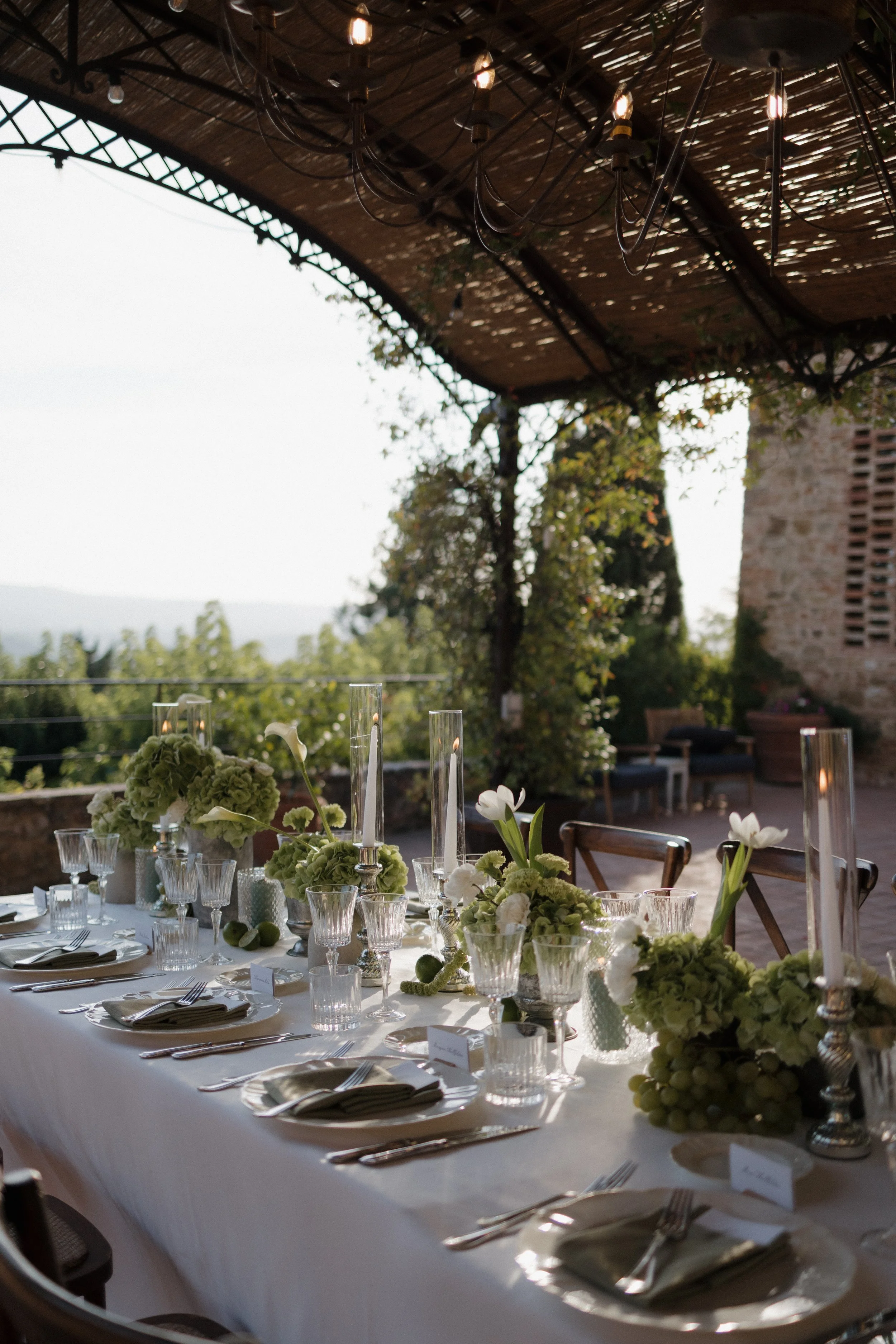 Tuscany, Italy Wedding. Destination wedding photographer based in the Midwest. Midwest based wedding photographer