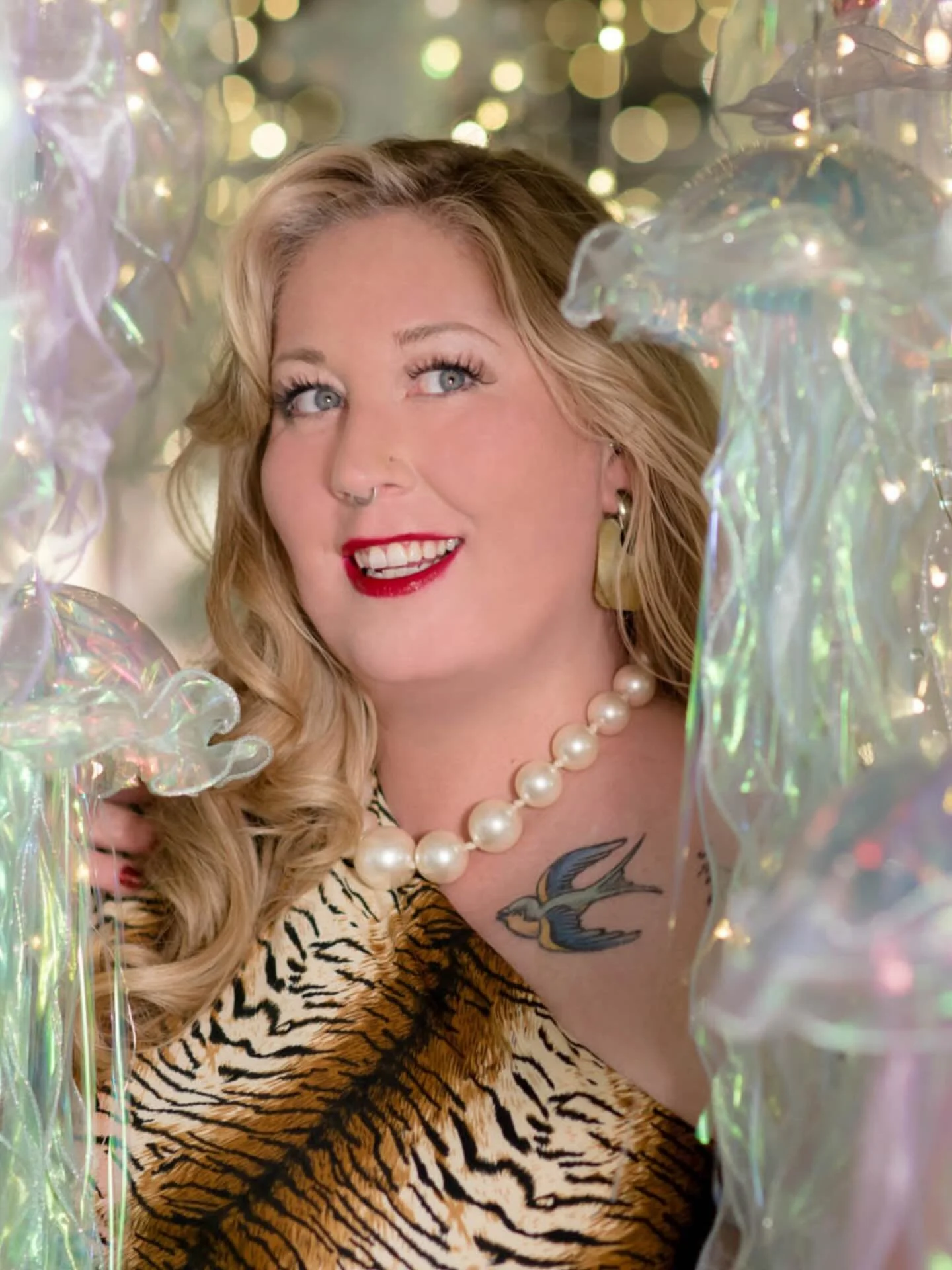 Tomorrow is my birthday and we are heading to the Okotoks Car Show to celebrate! 

⏰- noon 
📍- in front of the Royal Duke on Elizabeth Street
👗- teal or blue or leopard print! 

I hope to see you all there tomorrow 😘

📸 by @missfriendphotography 