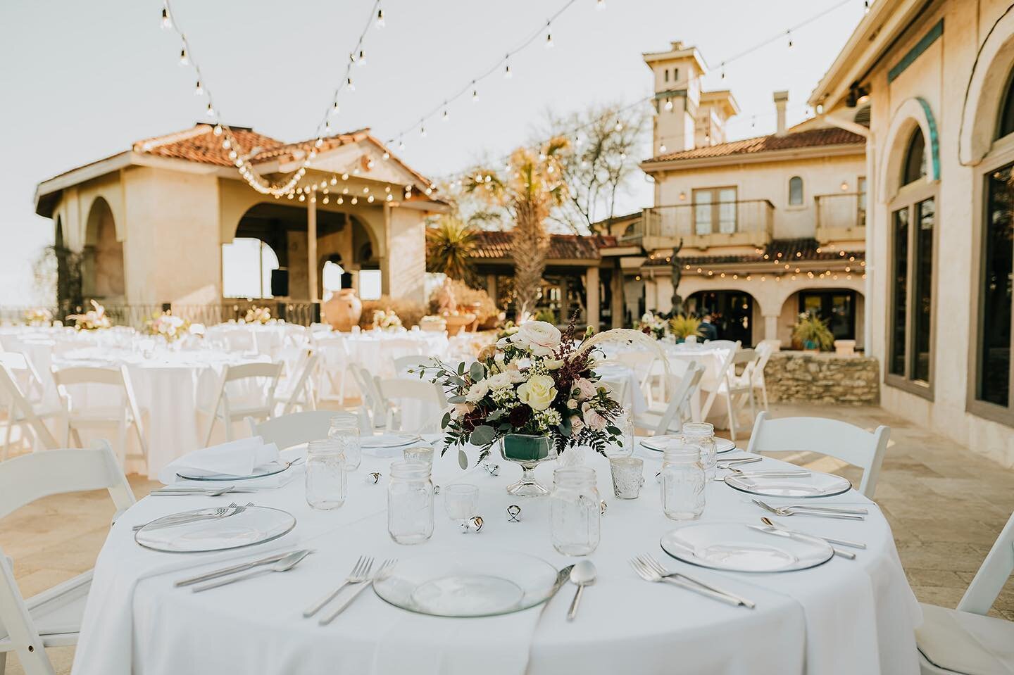 Is there really anything better than dinner on the terrace at @villa_antonia ?🍽💐

Venue: @villa_antonia 
Coordination: @abrideadayweddings 
Photography: @chrisramosphotos 
Florals: @zuzuspetalsaustin 
DJ: @altared_weddings 
Musician: @terravistastr