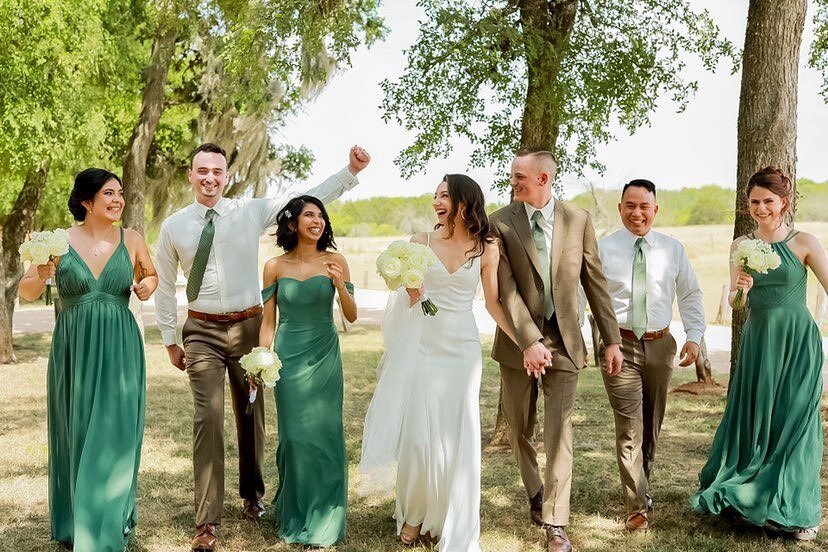 Bridal party pictures are always a personal fav for me! It&rsquo;s fun to watch these pictures being taken from behind the scenes to see everyone letting loose and having fun!😄

Venue: @texasoldtown 
Coordination: @abrideadayweddings 
Photography: @