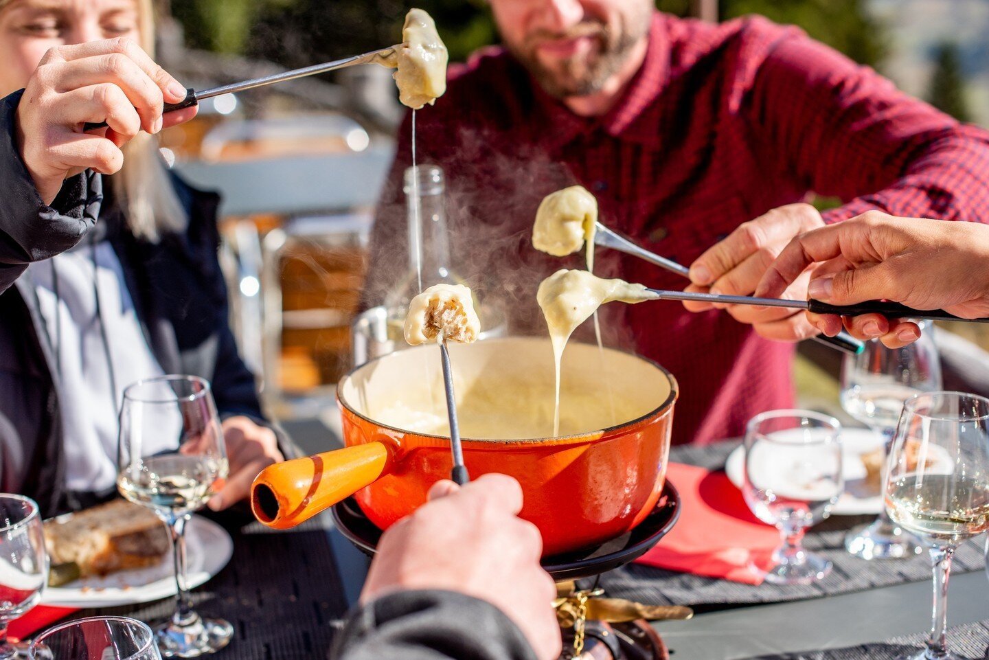 Et si vous partagiez une fondue avec des amis sur notre terrasse ? 😋⁠
_____⁠
Cette semaine nous sommes ouverts 👇️⁠
✅ Mercredi 10:30 - 18:00⁠
✅ Jeudi 10:30 - 18:00⁠
✅ Vendredi 10:30 - 18:00⁠
✅ Samedi 10:30 - 18:00⁠
✅ Dimanche 10:30 - 18:00⁠
⁠
Pensez