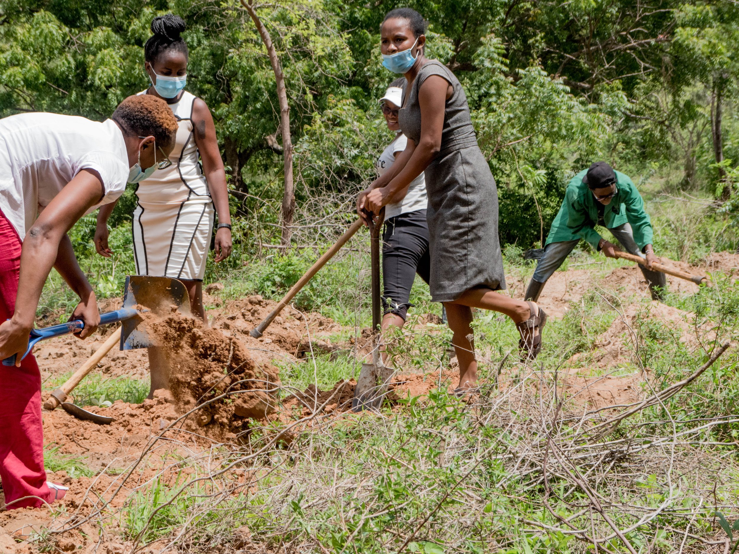 LEAF Tree Planting-14.jpg