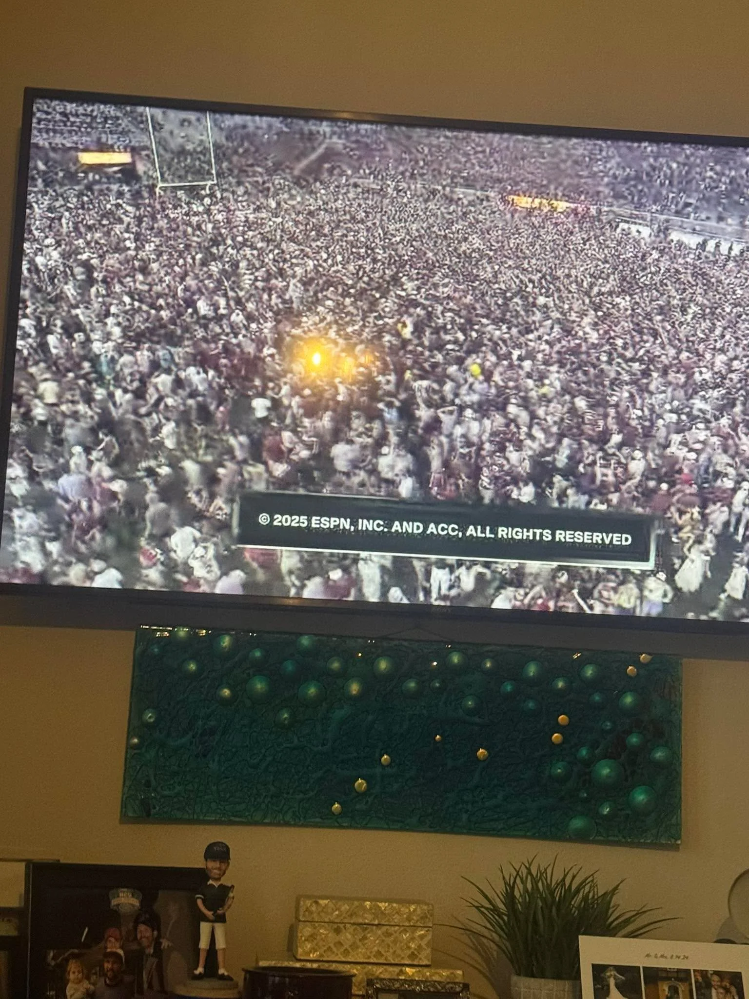 What a game &mdash; finally!! GO NOLES 🔥🔥🔥Scary field crowding! 😳