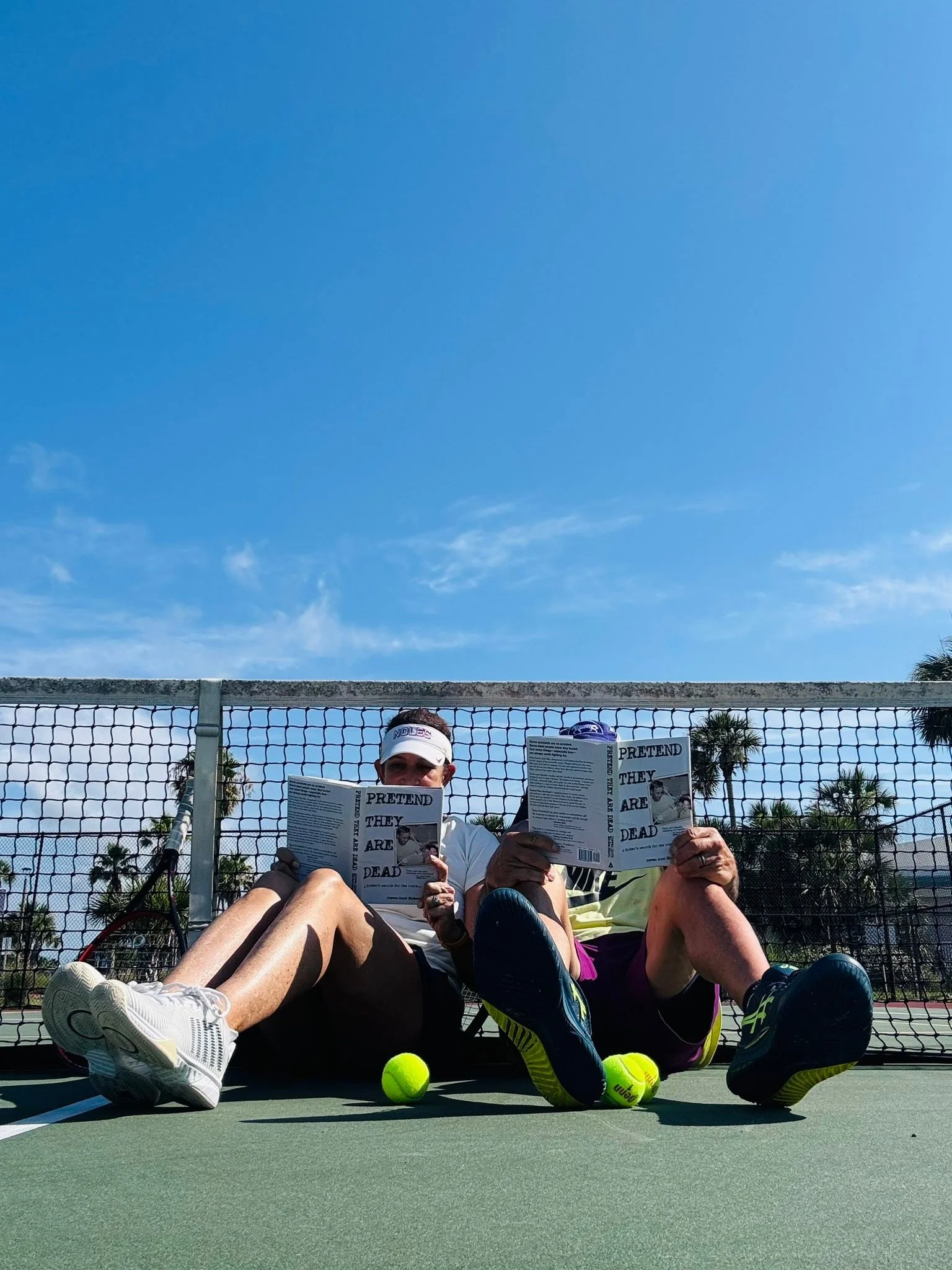 Couples who play tennis together read Pretend They Are Dead together 🎾📖❤️#FansreadingPTAD